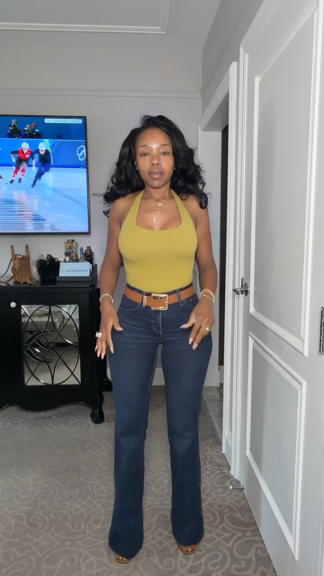 Hi babes ✨ Scroll to shop this elevated everyday denim look 🤎

This outfit is the perfect mix of casual and polished—the fitted tank paired with dark wash flare denim creates such a flattering silhouette while still feeling effortless and easy to wear. These are the kind of staple pieces you’ll keep reaching for season after season, making the cost per wear so worth it.

Perfect for errands, lunch dates, casual office days, shopping trips, or everyday wear.

📏 Measurements: 5’4”, 140 lbs, 34D bust, 27” waist, 40” hips  
Wearing a size Small

#LTKgrwm #LTKootd #LTKvlog