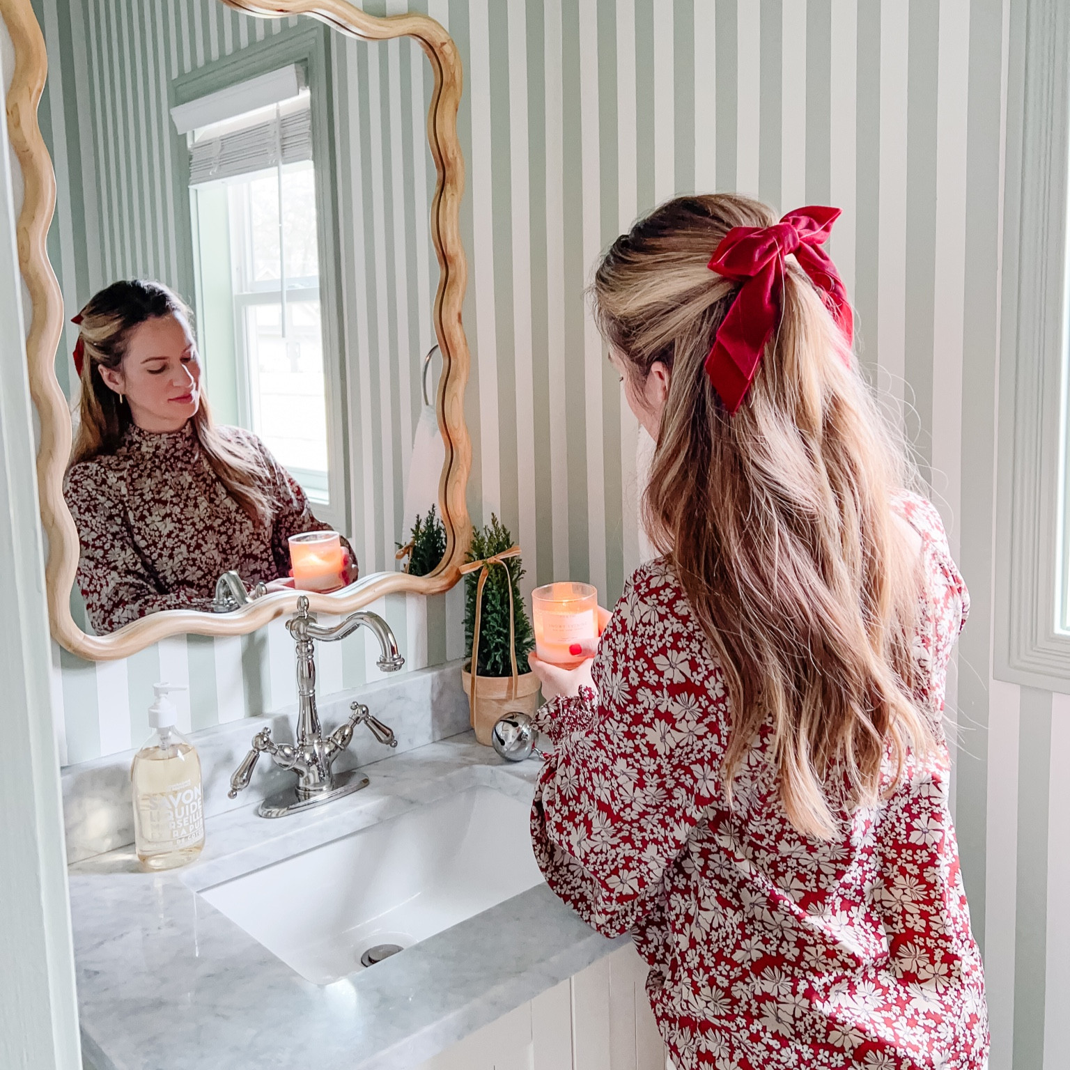 Christmas cheer added to the powder bathroom! 

#LTKHoliday #LTKhome