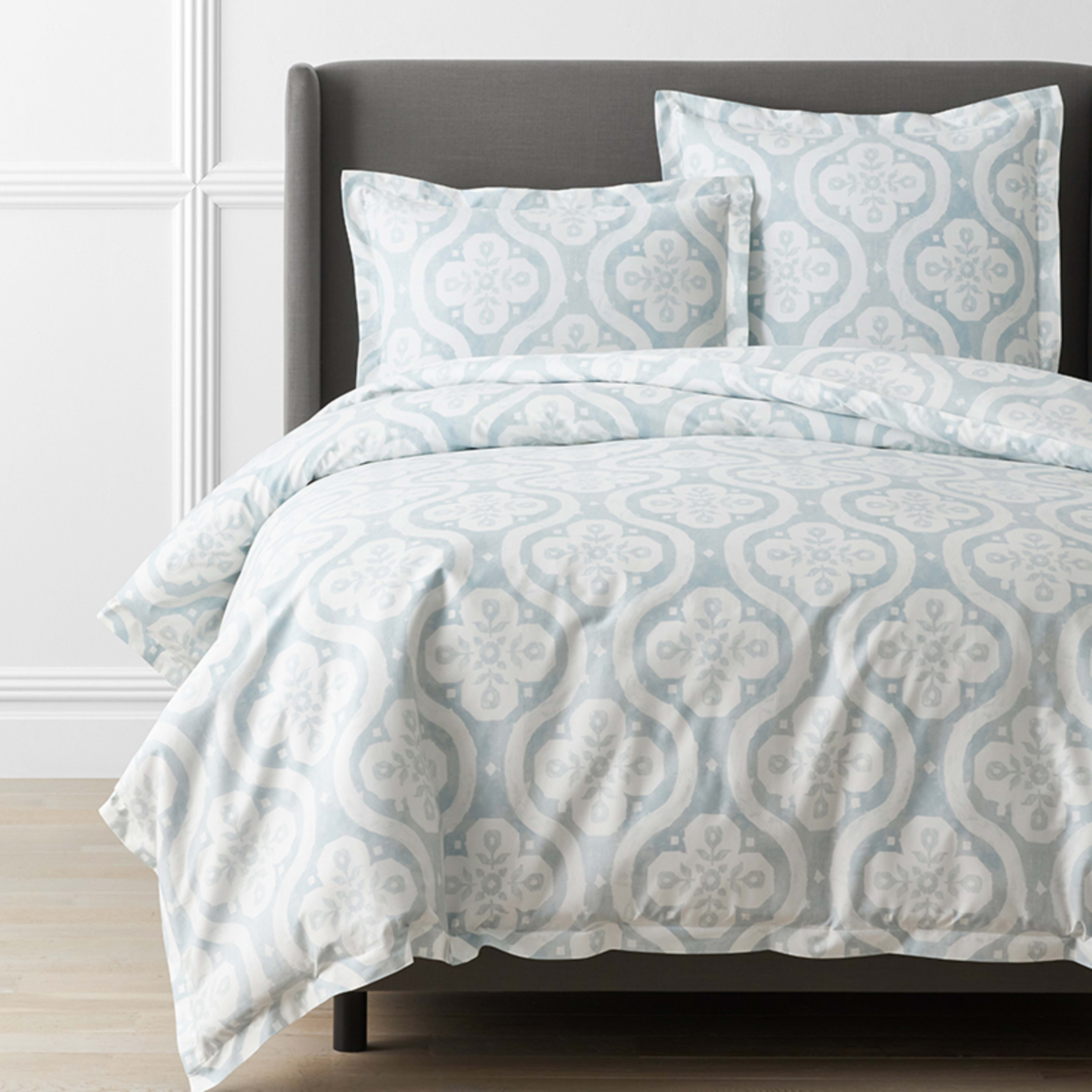 Marrakesh Luxe Smooth Sateen Duvet Cover - Blue/White, King | The Company Store