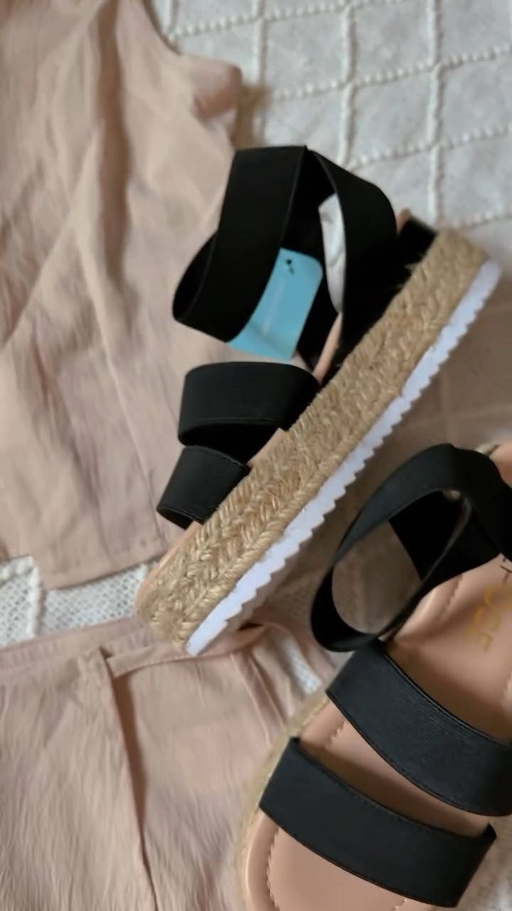 The summer sandals I’ve been dreaming about finally arrived ☁️✨ 

Safe to say this pair from @veposeshoes is about to live on my feet all summer 😭🤍

They’re giving effortless, comfy, and cute at the same time literally the kind of sandals that make every outfit look put together.

#fashionugc #summersandals #ootd #stylinginspo #ad