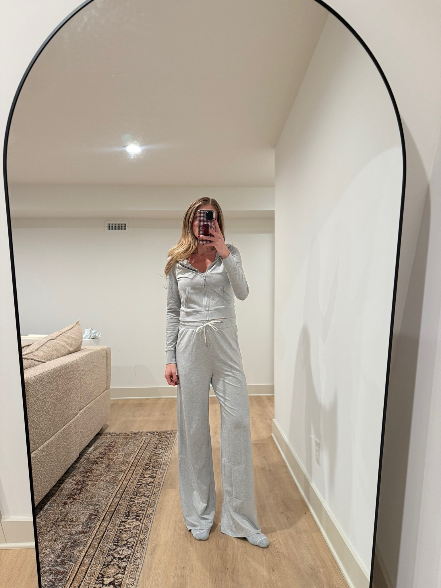 This @Vuori US set is on sale, bump friendly, and tall girl friendly! Shop the site for 20% off with code LTKVuoriSPRING 🙌🏼🤍

#LTKootd #LTKmomlife #LTKSpringSale