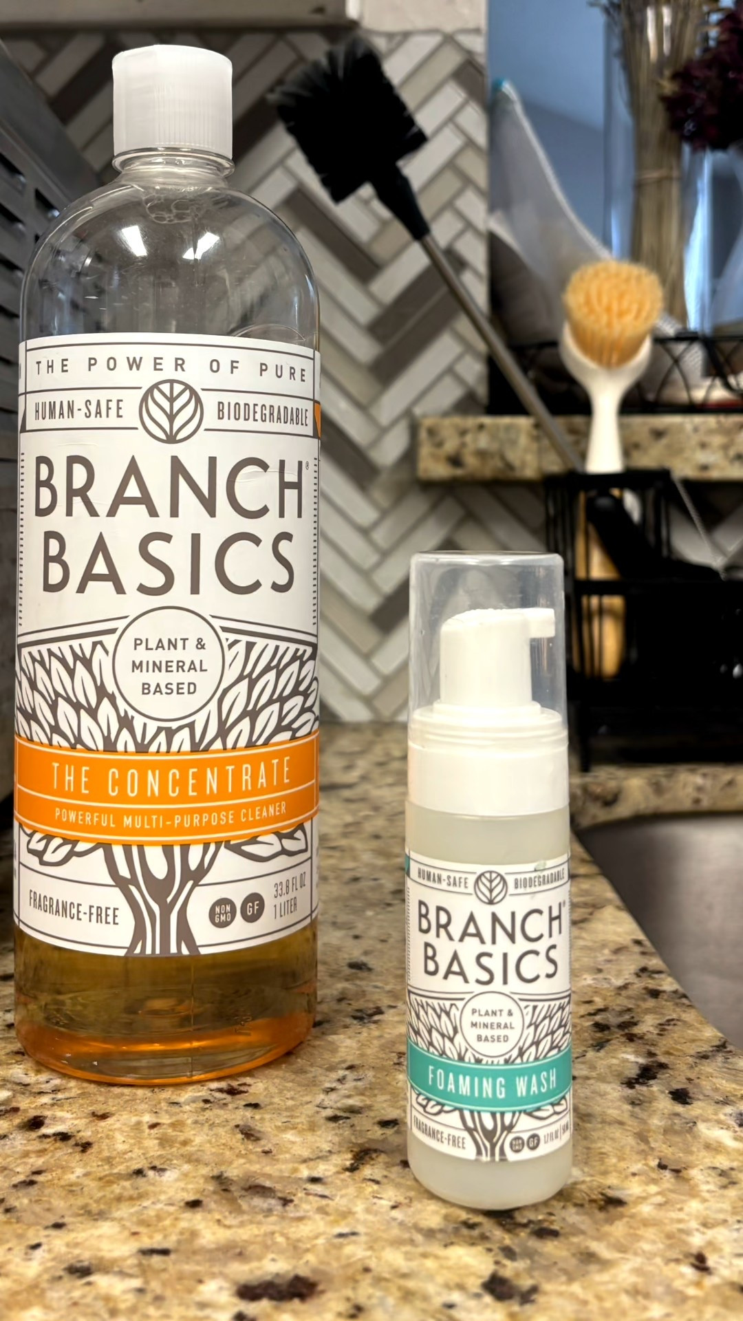 Travel tip: I always pack my @branchbasics foaming wash. I skip the harsh, fragranced soaps in public restrooms and use this for handwashing, cleaning my water bottles, and even treating stains on the go. Tiny bottle, major upgrade. Available now at Target, Amazon & directly from branch basics with code- RHIANNON

#LTKdayinmylife #LTKHoliday #LTKTravel
