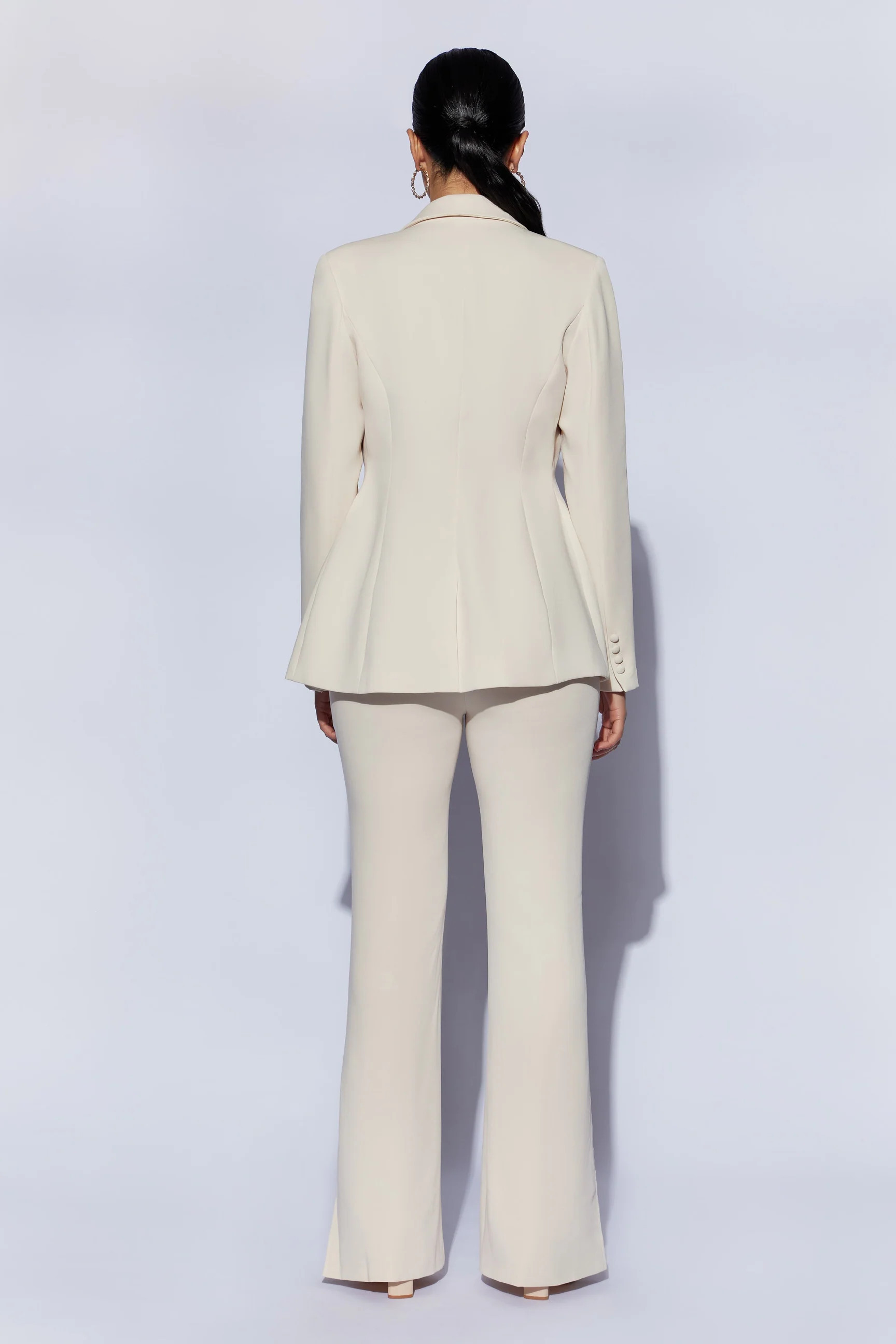 Helda Fitted Cinched Waist Blazer - Cream | MESHKI US