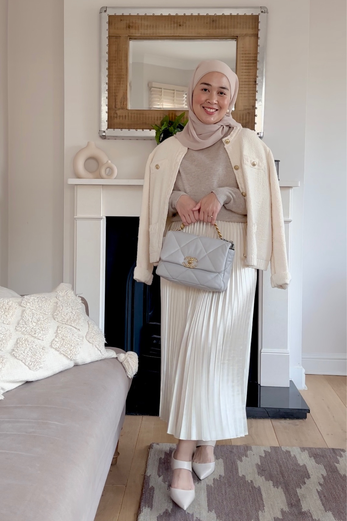 GRWM modest fashion inspo for the first day of October 🍂 The weather is not too cold yet  in London so I could get away with a cardigan still. 

Loving this pleated skirt that I got from @marksandspencerstyle Have worn it so many times these past few weeks (great for travel too as it doesn’t crease) ❤️

#LTKSeasonal #LTKeurope #LTKstyletip