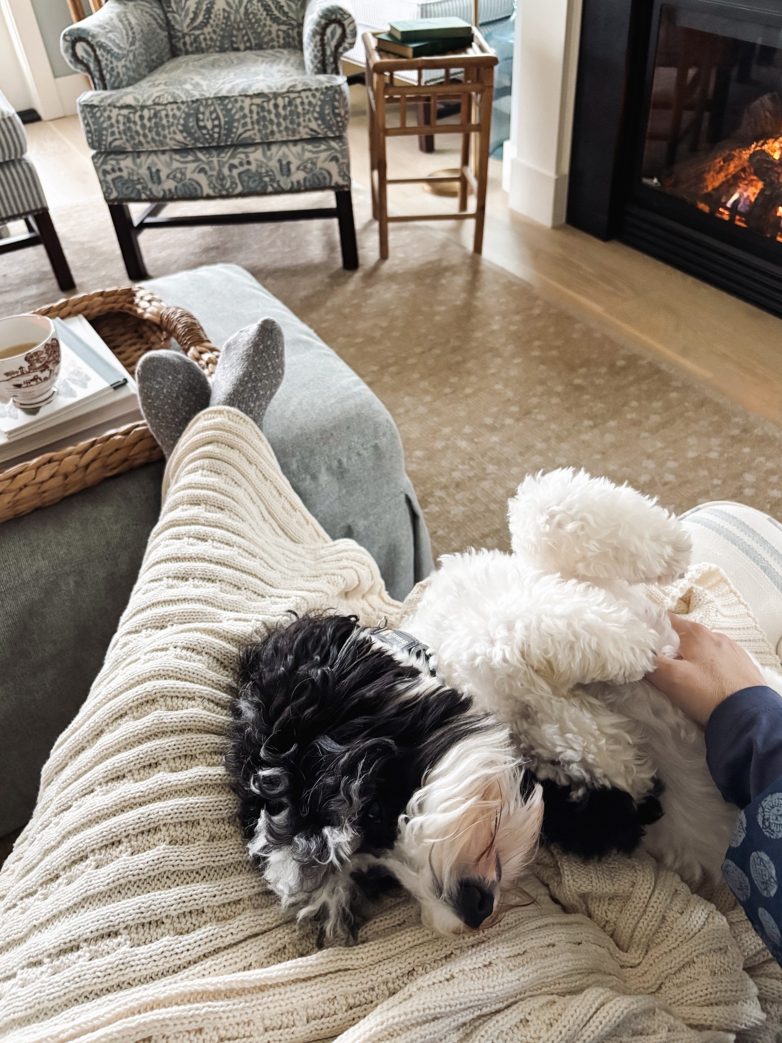 If you need me, I’ll be here curled up on this blanket by the fireplace all winter long! 

This cable knit throw from @tommyhilfiger is a dream. It feels just like your favorite cable-knit winter sweater…cozy, comforting, and timeless.

Drape it over a sofa, layer it at the foot of a bed, or keep it by your favorite chair…its classic design blends seamlessly into every space.

Classic American style + everyday comfort — the perfect combination for creating a warm, welcoming home!

#tommyfamily #ad
