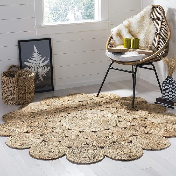 SAFAVIEH Natural Fiber Collection Area Rug - 4' Round, Natural, Handmade Boho Charm Farmhouse Jut... | Amazon (US)