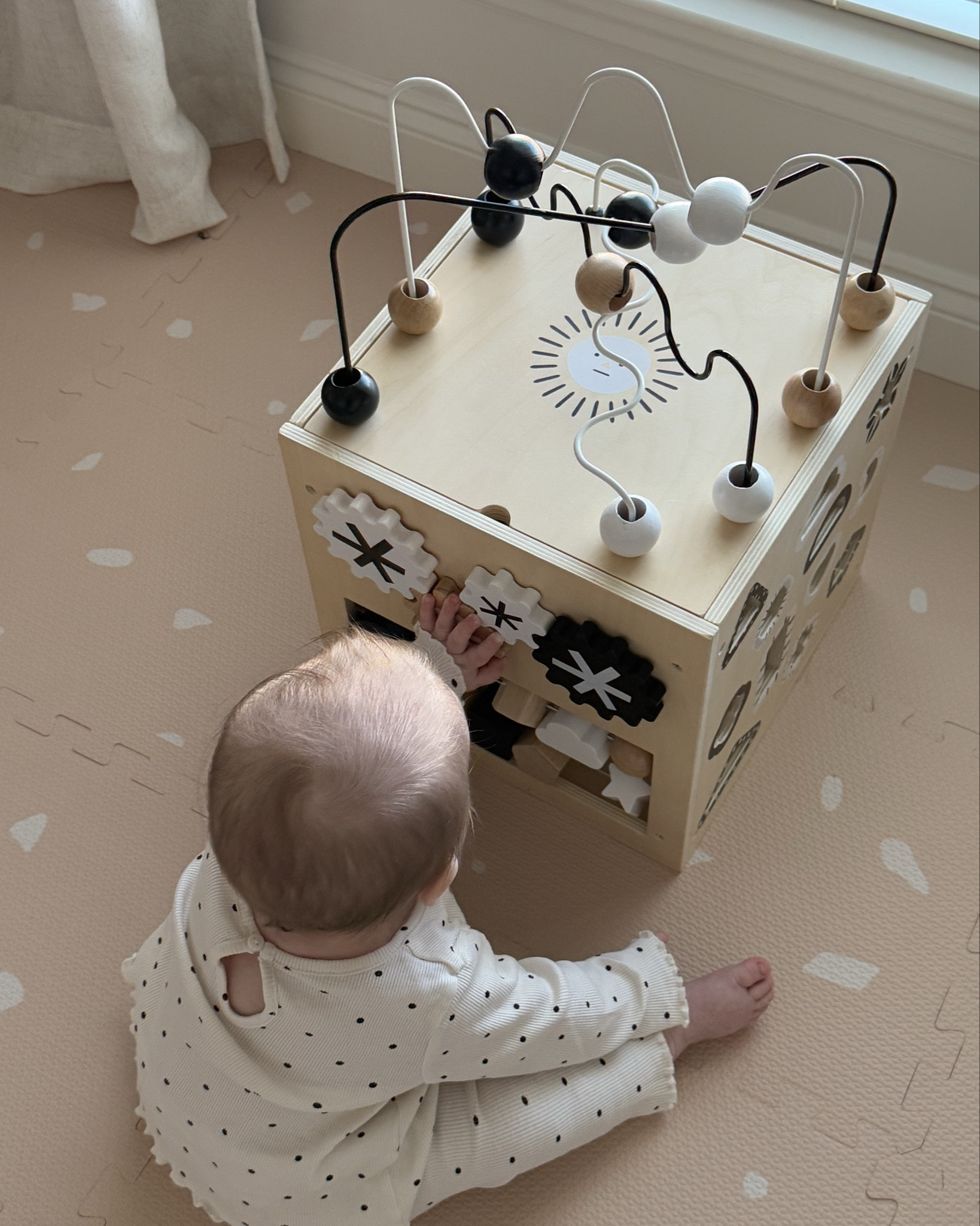 Busy baby 🤍🖤

#LTKGiftGuide #LTKKids #LTKBaby