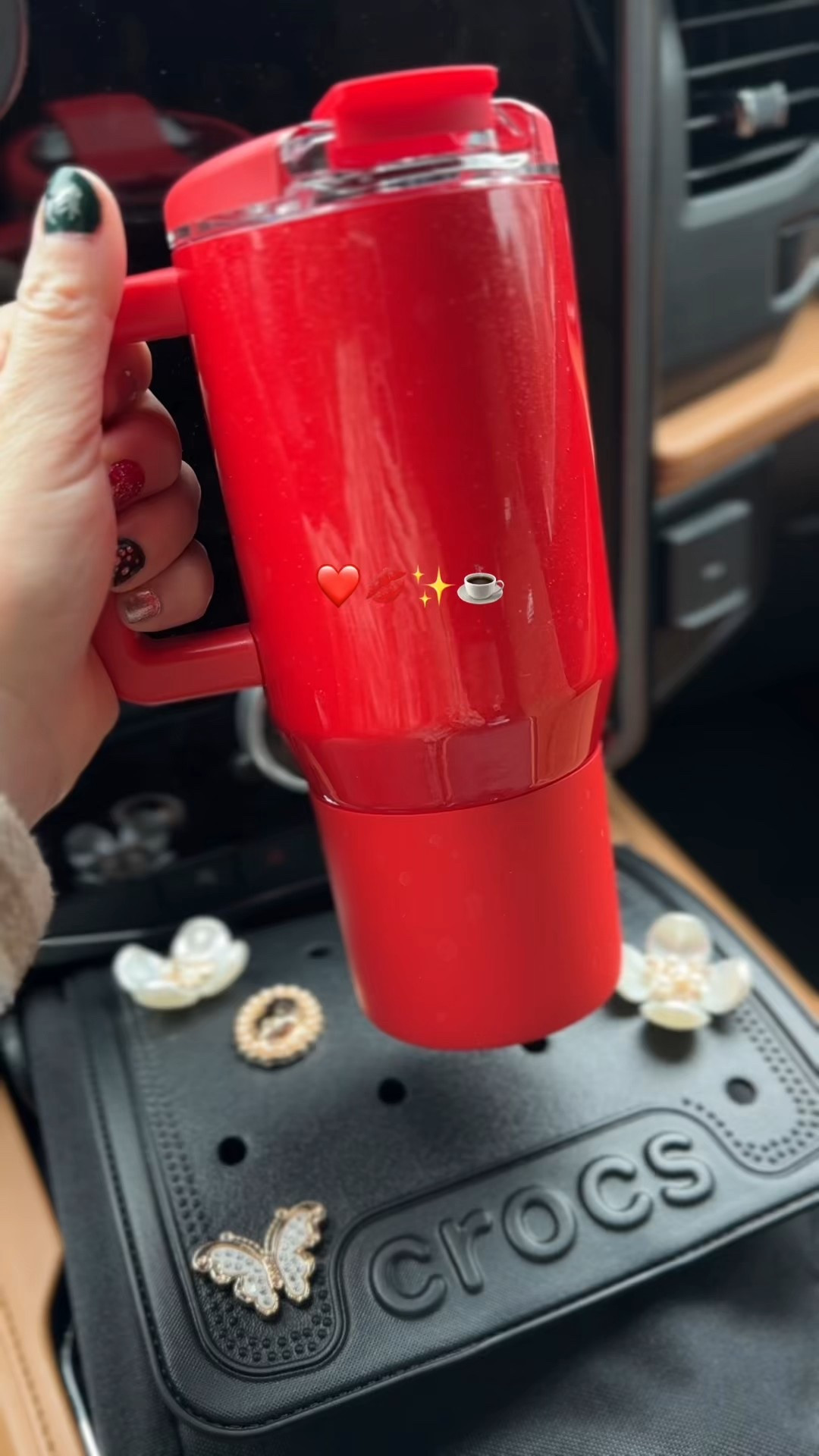  Can’t get over how pretty this red is 

#LTKHome #LTKGiftGuide