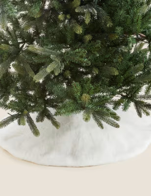 Cache-pied pour sapin en fausse fourrure | Marks and Spencer FR