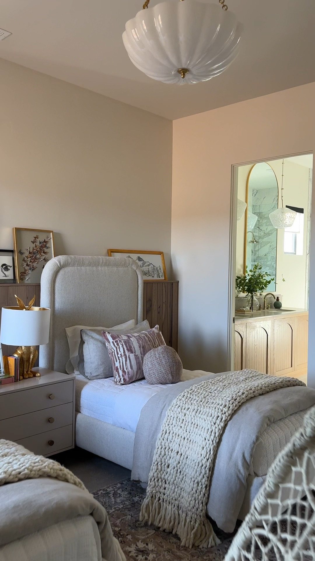 Lighting in our #AllInclusive project 🫶🏼

#LTKstyletip #LTKhome #LTKVideo