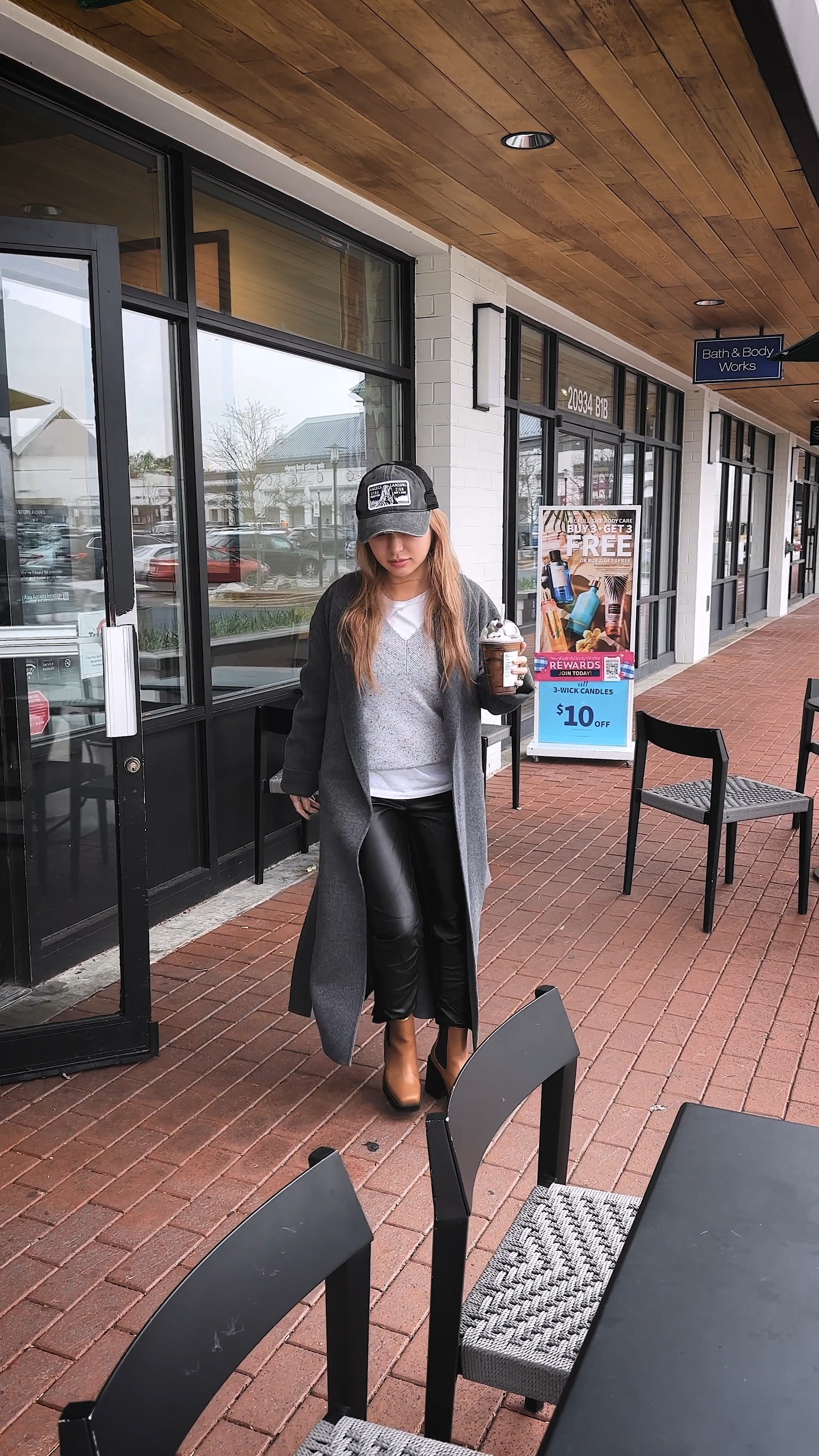 Lazy outfit to starbucks but still look cute! 

#LTKfit #LTKworkwear #LTKstyletip