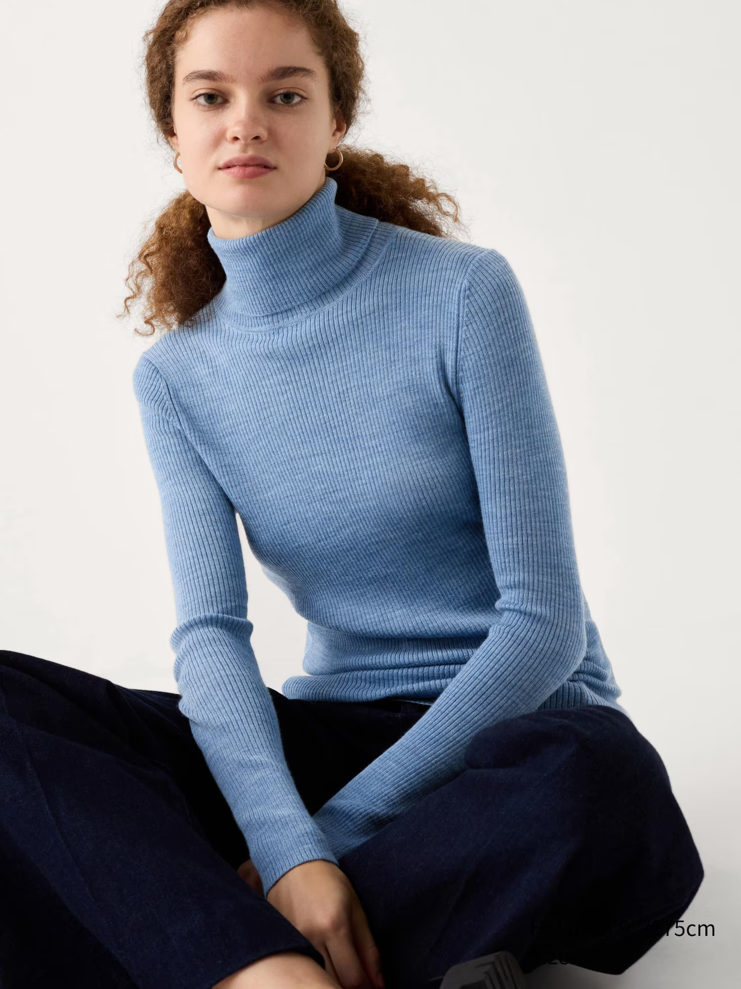 Smooth, ultra-fine 100% Merino wool with a beautiful glossy sheen. | UNIQLO (UK)