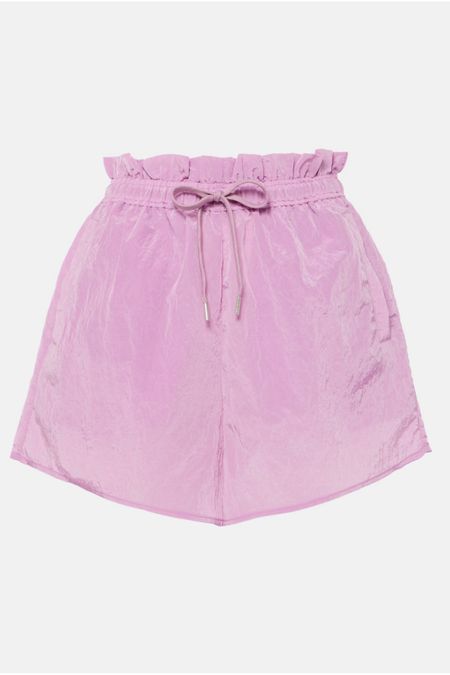 Obsessed with these varley shorts for summer. Sent to my sis who is postpartum and needs shorts that can fit a changing body

Activewear , pink running shorts, high waist running shorts, postpartum style for summer 

#LTKFindsUnder100 #LTKActive