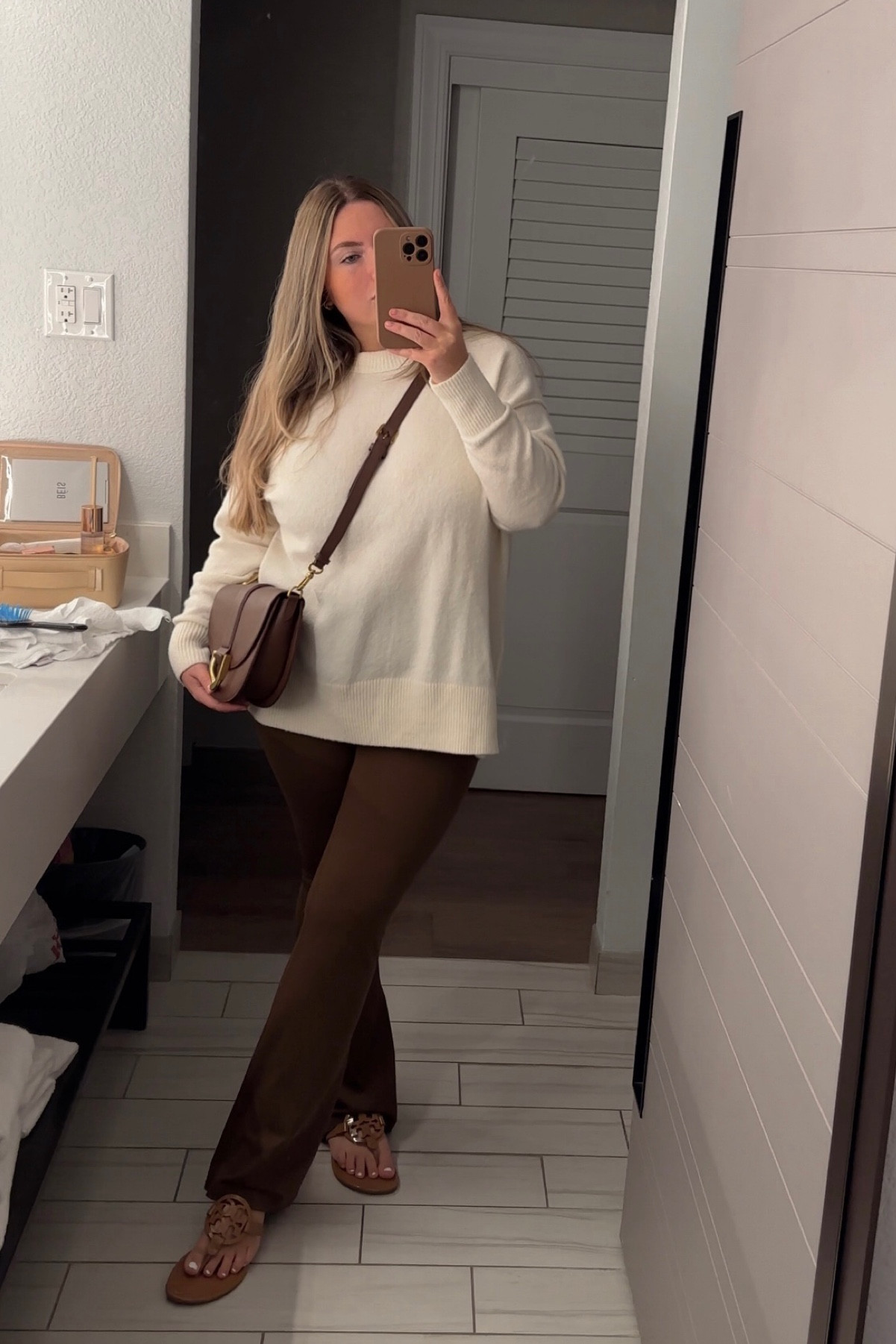 Cozy Fall outfit 
🧸👜🍂🤎
Love neutrals for fall & all year round!! 

#LTKsalealert #LTKstyletip #LTKSeasonal