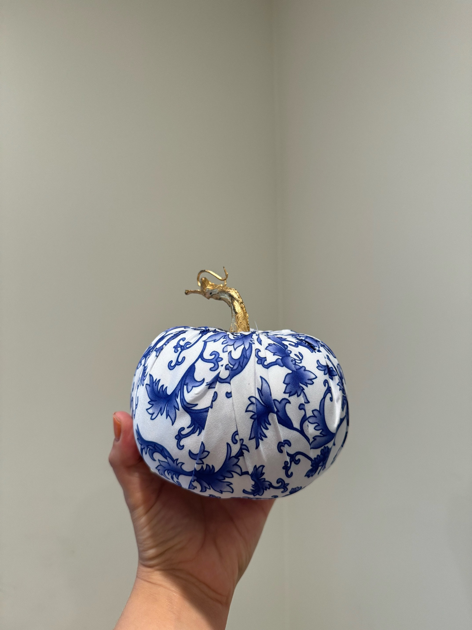 Amazon Pumpkins 🎃 

Grand millennial, blue and white decor, pumpkin find, Halloween decor, fall decor, Amazon Halloween decor, Amazon pumpkin decor 

#LTKHome #LTKHalloween #LTKSeasonal