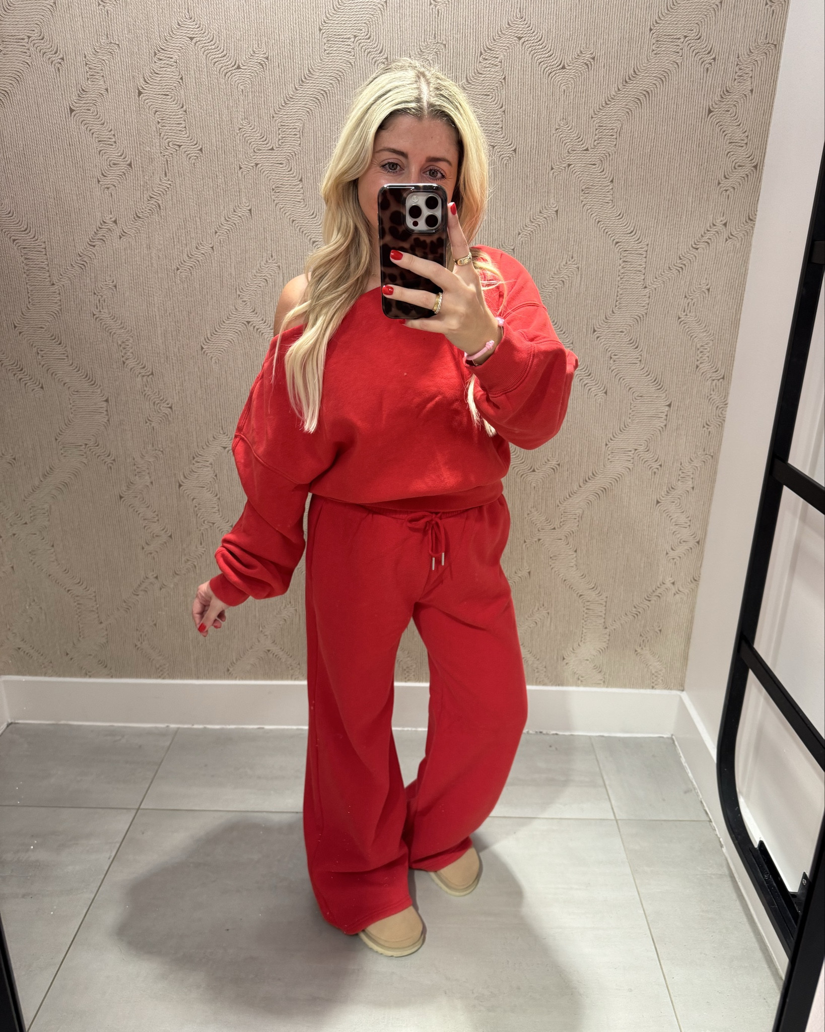 Abercrombie outfits on sale! 
Black Friday deal
Outfit inspo
Christmas outfits 

#LTKSaleAlert #LTKGiftGuide #LTKFindsUnder100