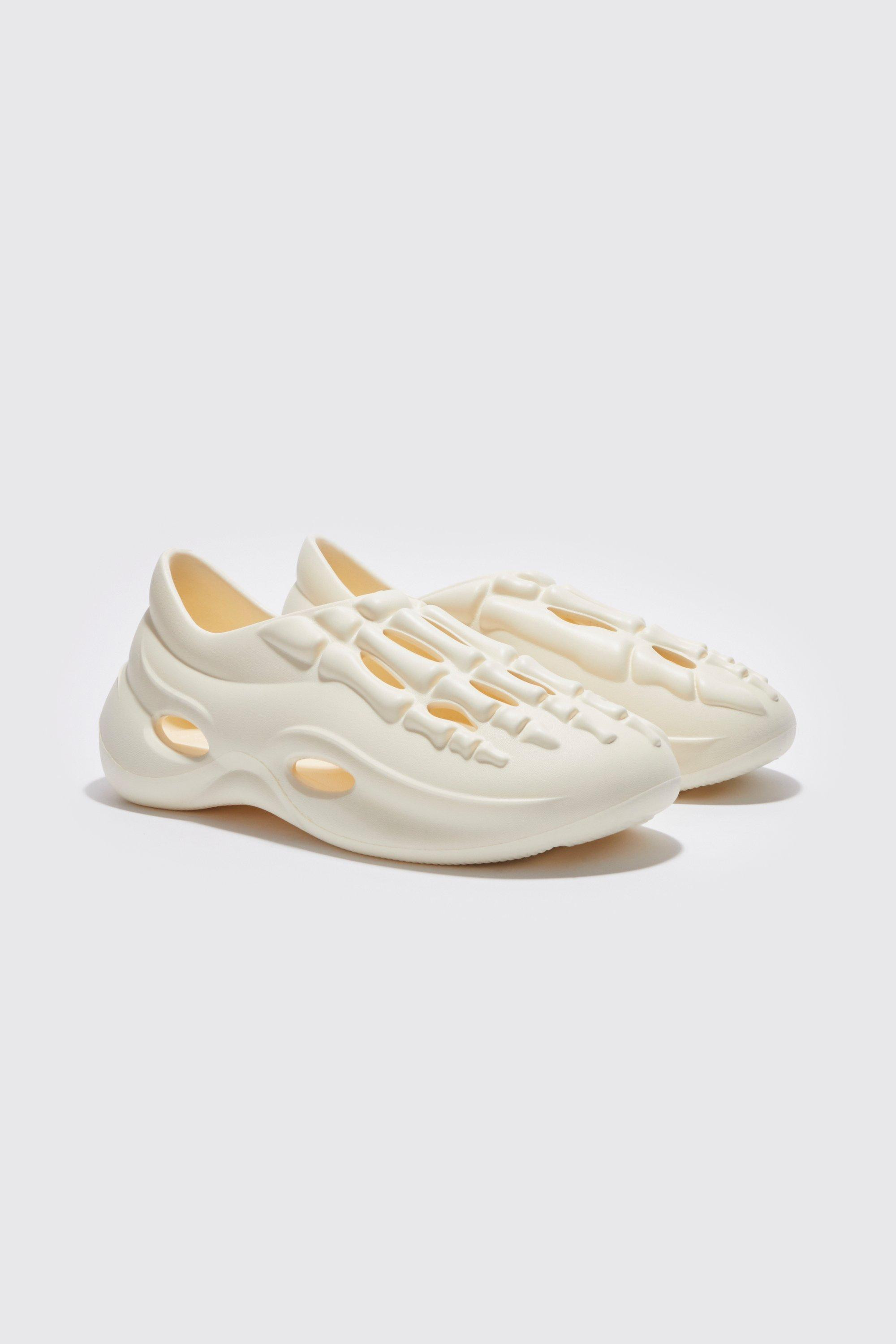 Perforated Moulded Runner | boohooMAN (DE, IE & UK)