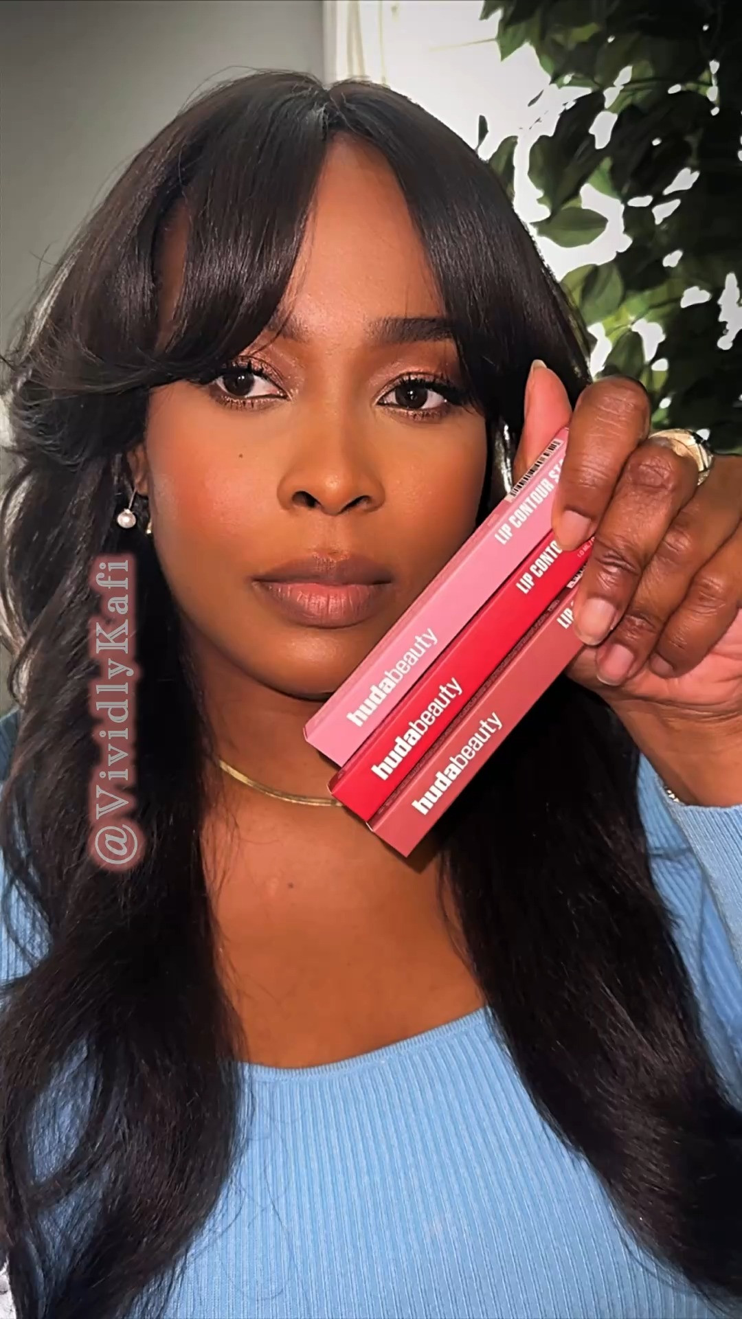 I’m testing out the Huda Beauty Lip Contour Lip Stains in Baby Pink and Warm Brown to see if a pink lip combo can truly pop on dark lips, without looking ashy. Spoiler: the color payoff is gorgeous, and the stain promises up to 12 hours of wear!

✔️ non-sticky, Hydrating formula
✔️ Perfect for ombré pinky nude looks
✔️ Great for deeper skin tones wanting a soft glam vibe

Great for weddings, date night and summer makeup

💄 Shop my full lip combo + favorites linked here on LTK so you can recreate this look! 

 #LTKFindsUnder100 #LTKStyleTip #LTKBeauty