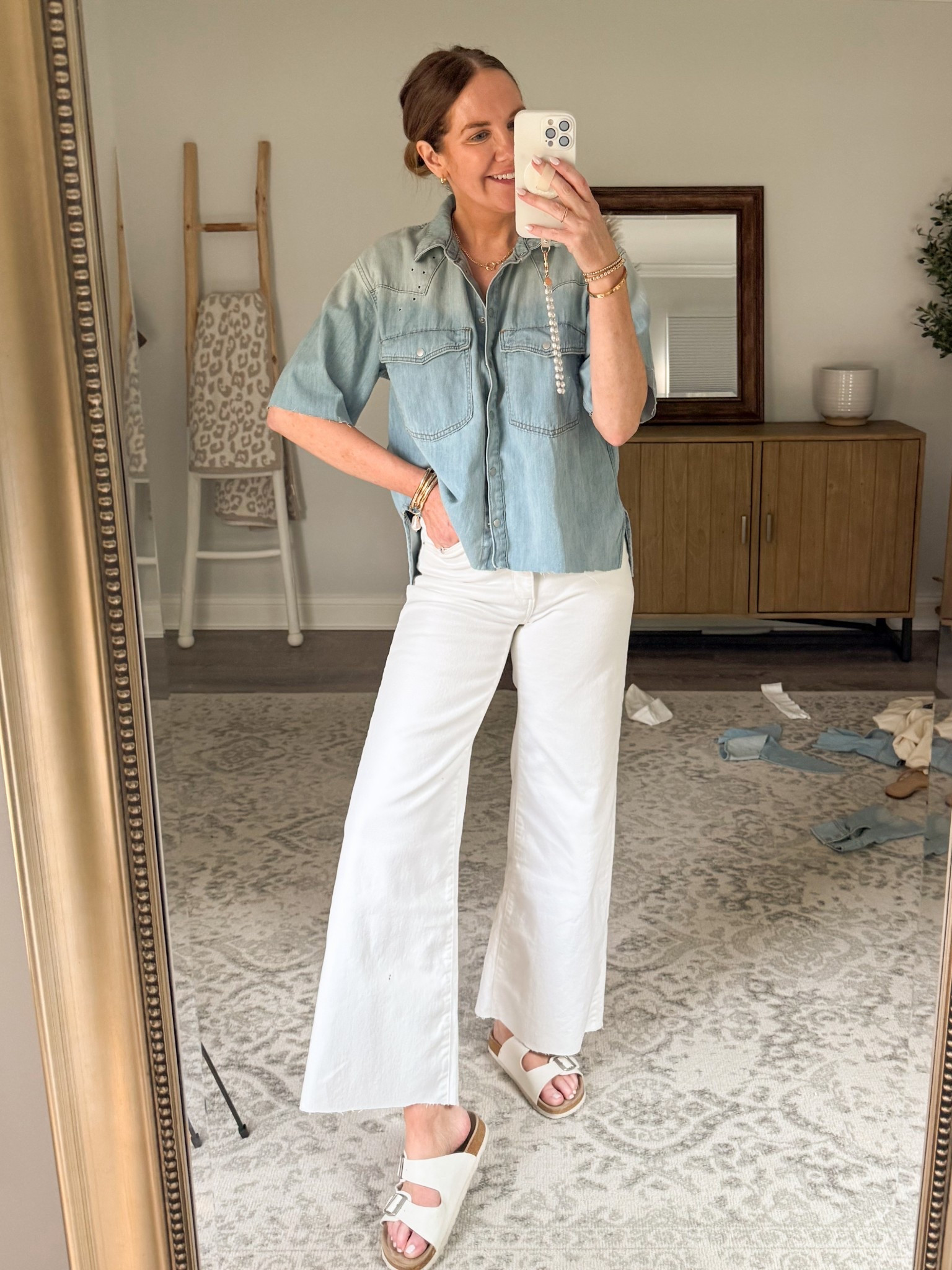 White wide leg jeans tta

#LTKFindsUnder50 #LTKOver40 #LTKStyleTip