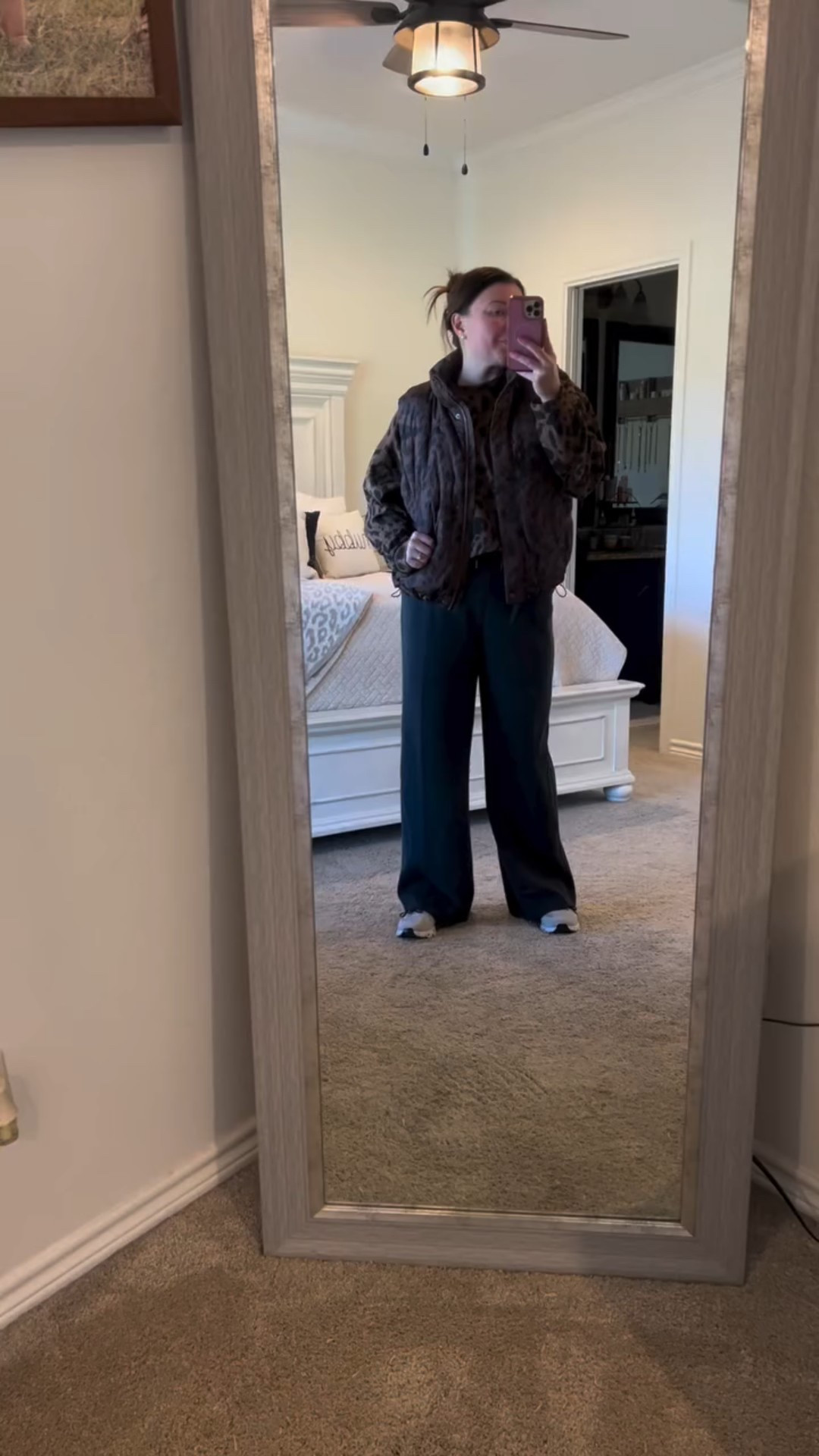 Cold weather uniform for the day! 

Cropped crewneck + vest: @oldnavy 
Pants: @target 
Shoes: @on 

Crewneck and vest 40% off at Old Navy right now! Outfit details linked in my LTK and Shop My in my bio! 🤎

#coldweather #outfit #vest #leopard #comfortable #ootd #coldweatheressentials