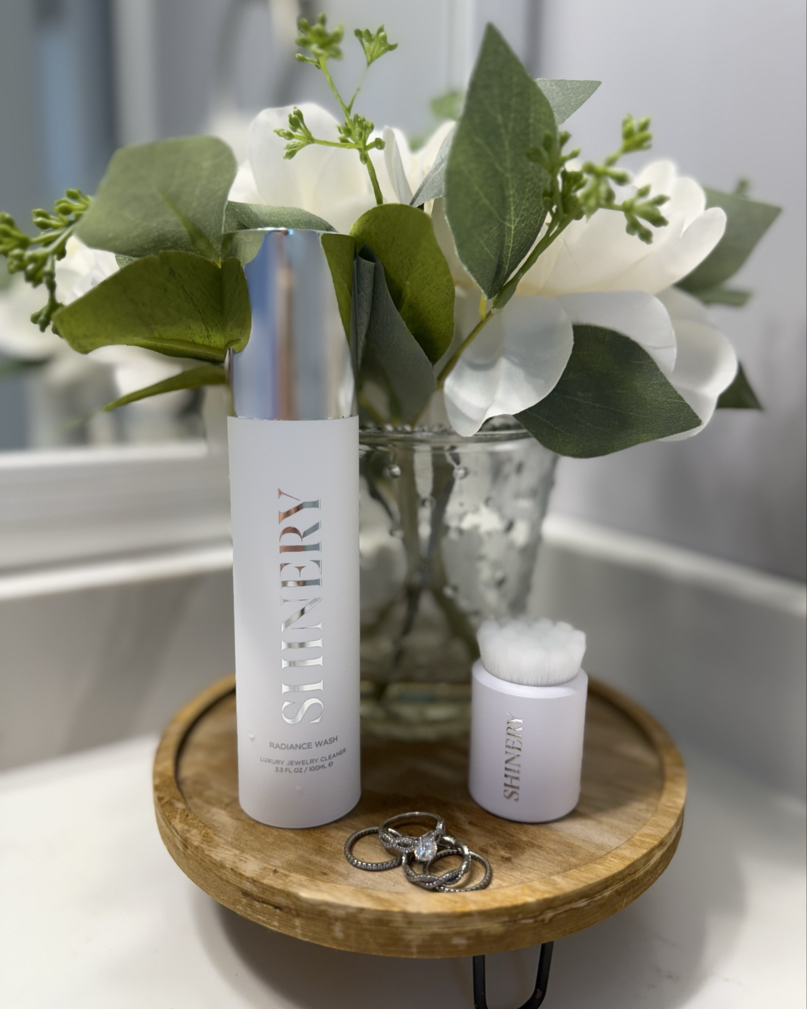💍✨Calling all brides, besties, sparkle lovers, and busy moms like me - this one’s for YOU! The @shinery Bridal Gift Set is THE luxurious yet practical gift every bride needs. Includes the viral Jewelry Wash + Radiance Brush, made gently to clean your rings and fine jewelry without a mess. 
As seen on Oprah’s Favorite Things (no big deal) and now a forever staple in my routine.

🎁Perfect for:
👰🏼‍♀️Bridal showers
💝Bridesmaid proposals
💎Or just keeping your everyday sparkle ✨

Use SHINERY15 for 15% off your order! #shinerypartner #ad