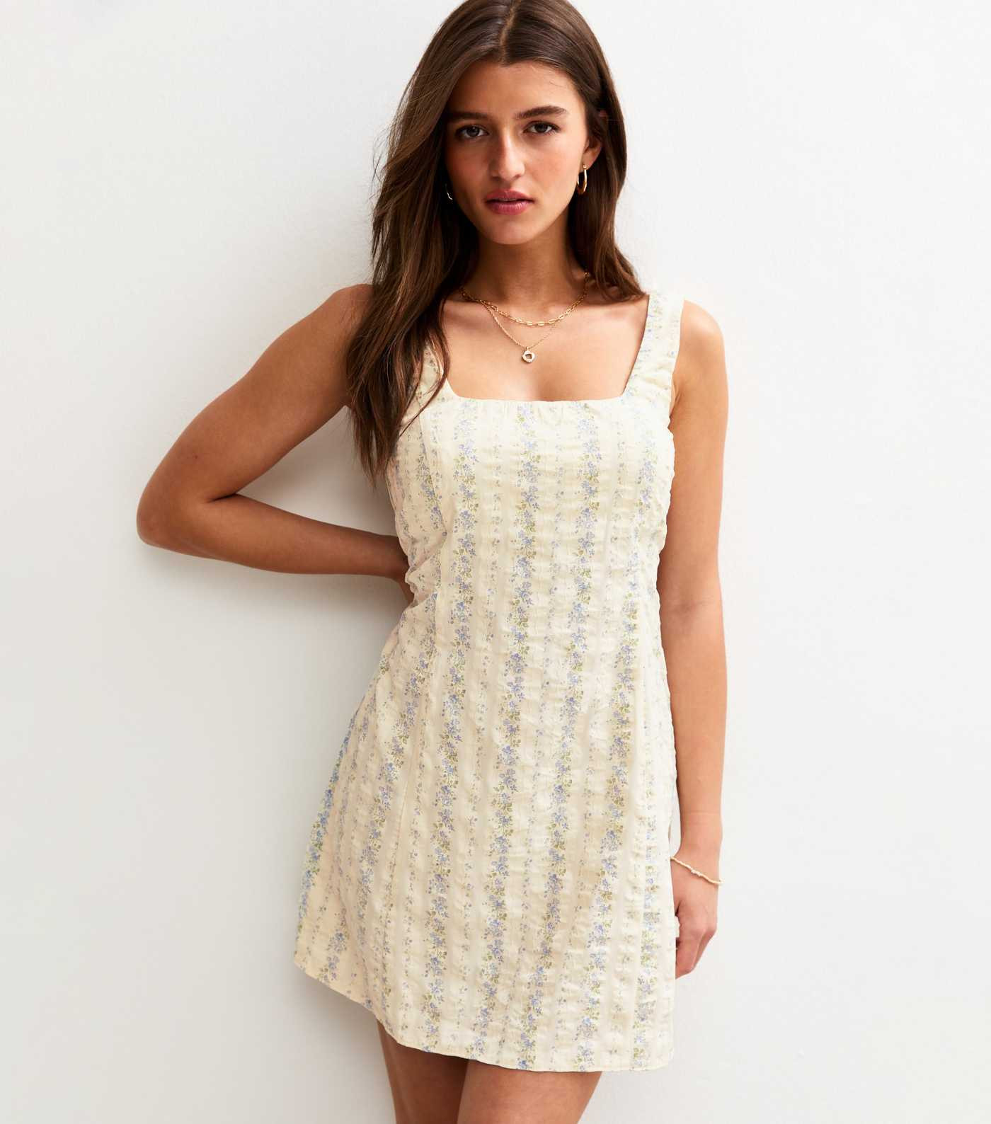 White Ditsy Print Seersucker Mini Shift Dress | New Look | New Look (UK)