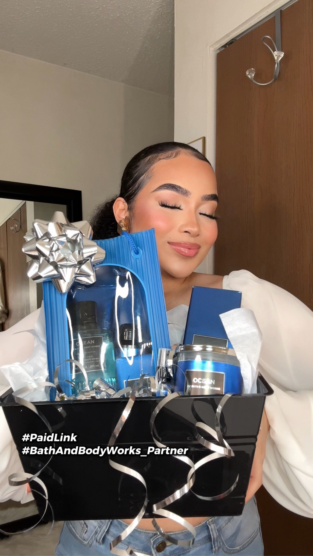 #PaidLink #BathAndBodyWorks_Partner The Ocean collection from @bathandbodyworks is that clean, fresh, everyday scent 💙

I put this set together with their #1 men’s fragrance - and I’m obsessed with how it turned out. Notes of blue cypress, vetiver, and coastal air… clean, fresh, and perfect for daily use 🌊✨

Everything in this set smells amazing and makes gifting effortless. Sometimes the most thoughtful gifts are the simple ones that feel personal.

✨ Would you gift this or keep it for yourself? 😅

Shop everything via my LTK link in my bio!
@shopltk #liketkit

#LTKFindsUnder50 #LTKMens #LTKSaleAlert