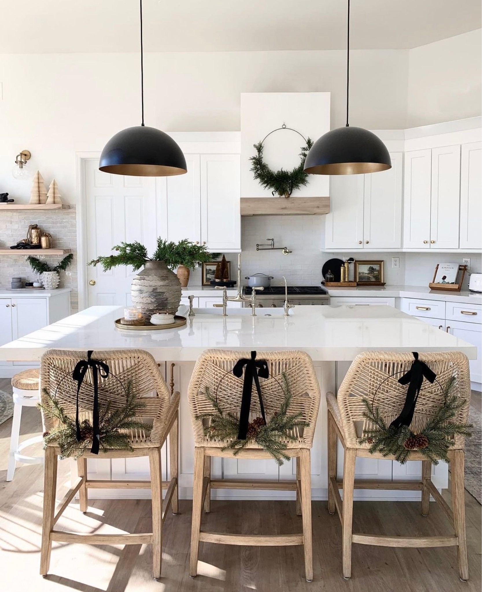 Christmas decor
Christmas decorations 
Holiday decor 
Wreath 
Large wreath 

#LTKSeasonal #LTKunder50 #LTKunder100