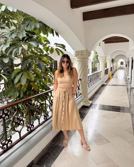 In my two piece set era 🙌🏼 Loving this tan midi skirt and matching top! So cute while on vacation, brunch or date night! I’m wearing a medium top and skirt and I’m 5’10

#midiskirt #twopieceset #matchingset #springoutfit #affordablestyle #springfashion #resortwear

#LTKfindsunder100 #LTKfindsunder50 #LTKstyletip