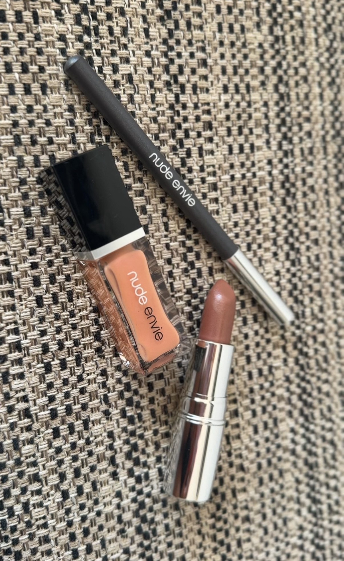 #ad the perfect brown girl nude combo 🤎✨ the most effortless everyday nude

@NUDEENVIE #NUDEENVIE 

#LTKBeauty