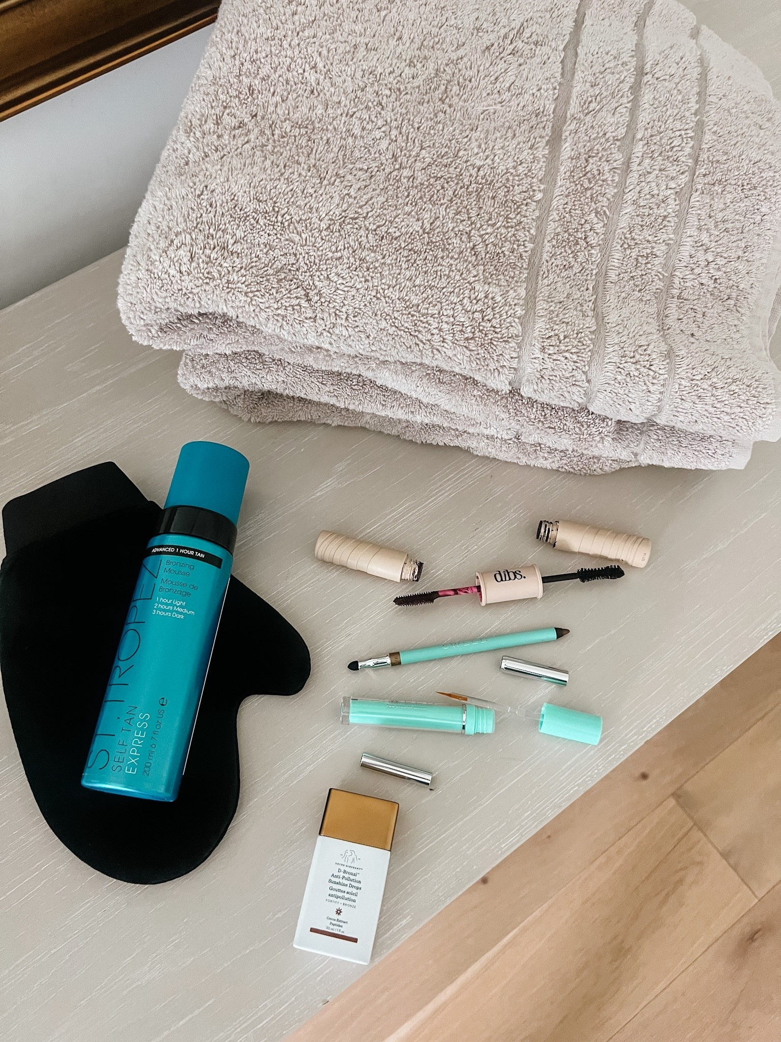 Tuesday Goodies 🩵 

St. Tropez tanning • bronzi drops • SWEED beauty • dibs beauty • Cariloha towels 

#LTKBeauty #LTKHome #LTKdayinmylife