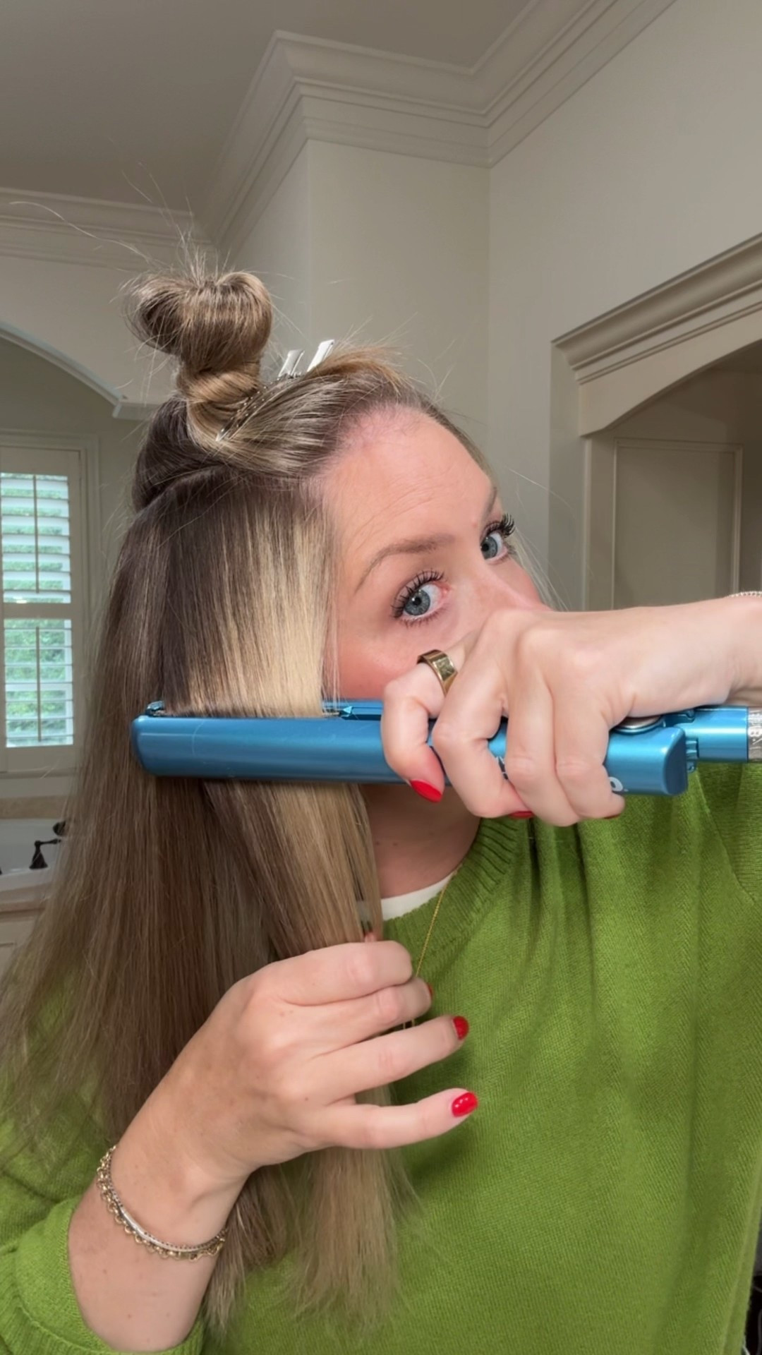 Guess what?! You can now get one of my favorite hair tools, the @babylissprosua
Nano Titanium 1” Digital Flat Iron, in select Sephoras nationwide! You can use this tool to straighten, to curl, or to put a nice wave in your hair. To see how I use it, check out my hair tutorials on Instagram. Purchase one today and share how your hair looks using the BaBylissPro Digital Flat Iron!  #babylissprousa #babylisspro #ad
