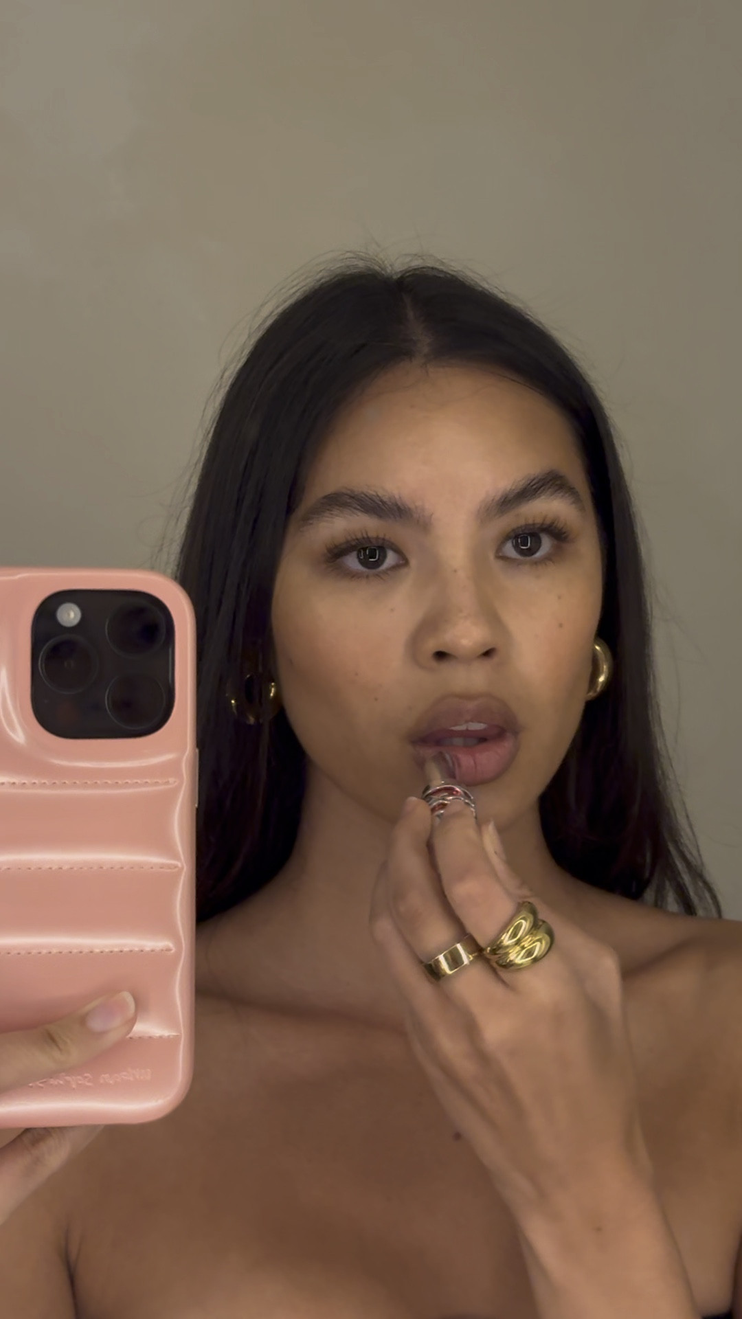 The candy glass lip gloss stick formula is SO GOOD. It’s like thin, not tacky, but still shiny and I don’t know how 

#LTKbeauty