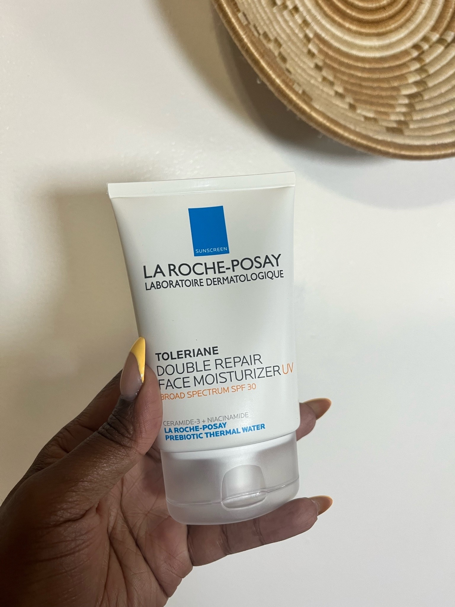 My current sunscreen that doesn’t give ashen AAAAND don’t give chalk when I sweat! LA ROCHE-POSAY DOUBLE REPAIR FACE MOISTURIZER UV BROAD SPECTRUM SPF 30 #skincare

#LTKBeauty