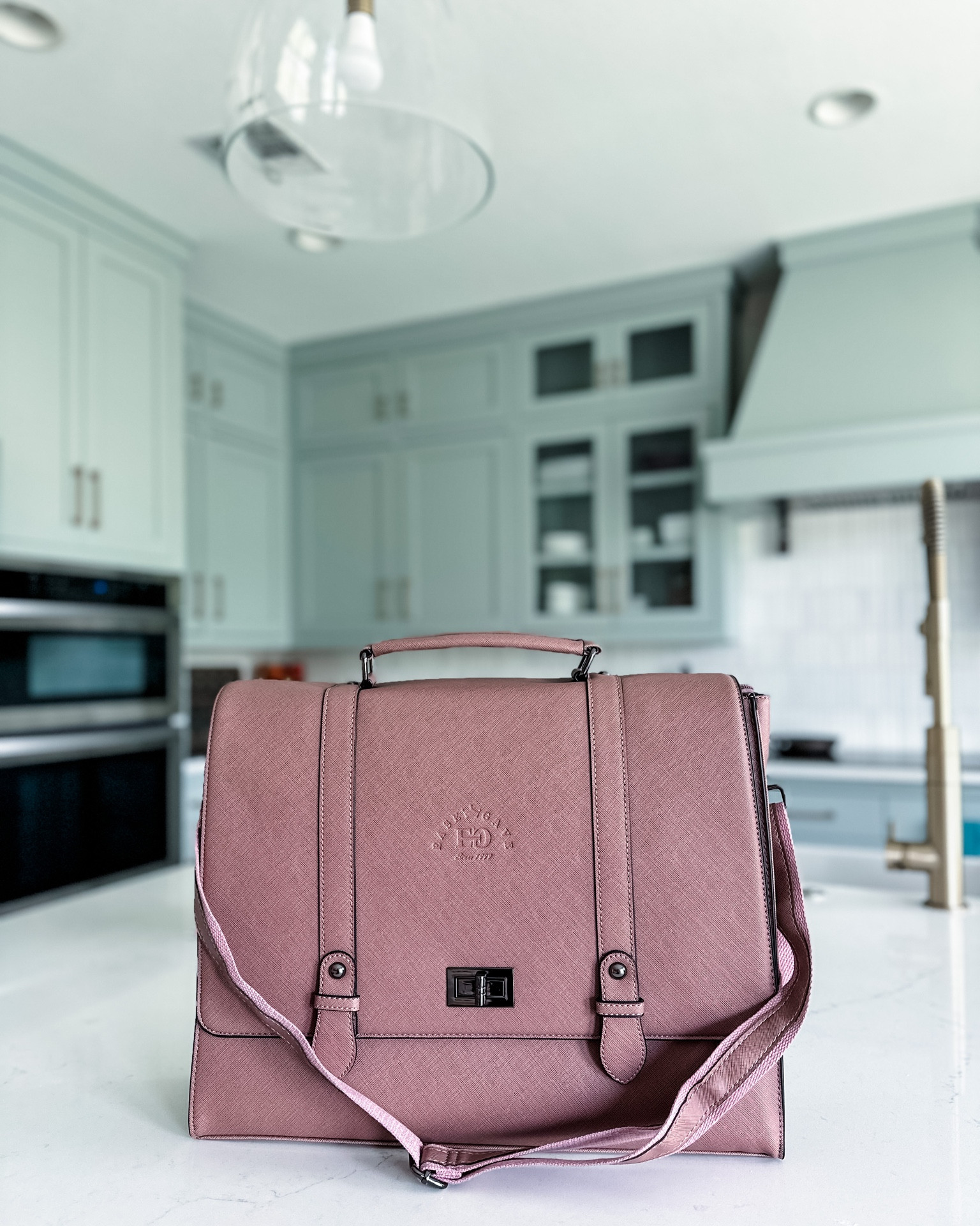 My new laptop bag — in the $50 price range, a great rosy brown color, and really great quality. I’m super impressed with this Amazon find!

#Hocsummer 
House of Colour Summer 
Laptop Bag

#LTKFind #LTKitbag #LTKstyletip