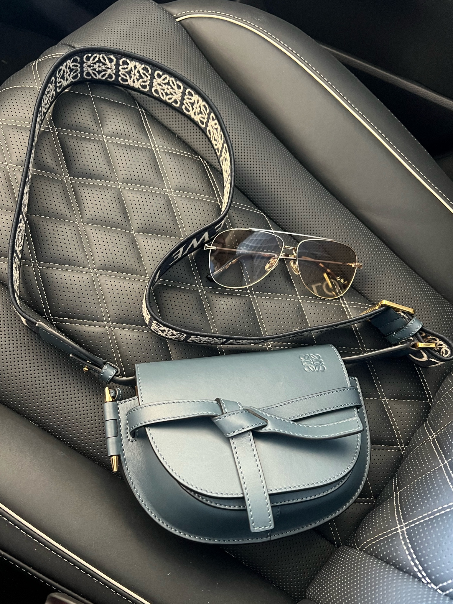 The Loewe crossbody

#fallfashion #handbag #loewe #styledwithintention 