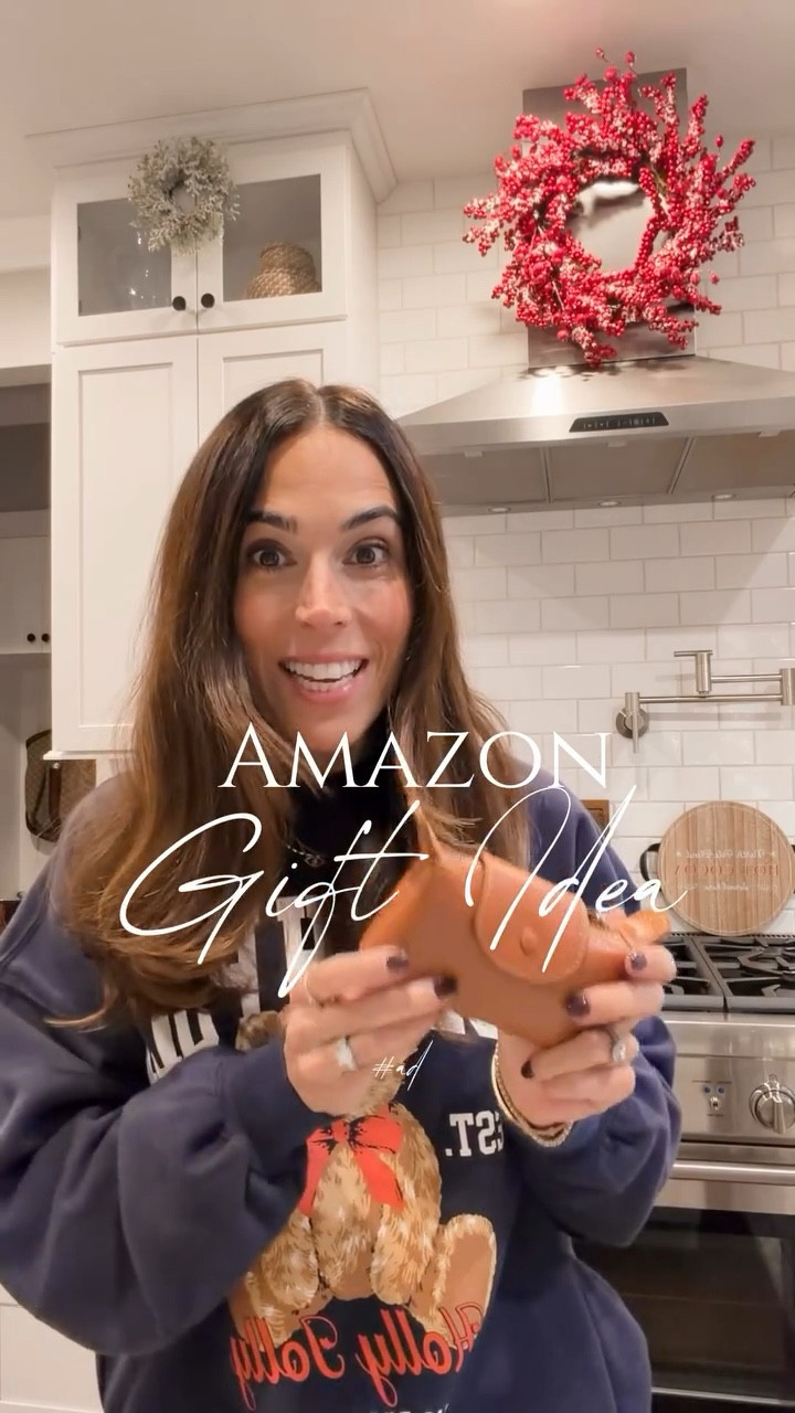 My go-to Amazon gift idea this year 🎁✨ Perfect for teachers, bus drivers, coworkers, coaches… truly anyone. #ad
This little leather pouch is only $17 and looks way more expensive. I filled mine with a few small goodies (gift cards, lip masks, hand sanitizer) but you can personalize it with anything — candy, mini lotions, coffee cards, little self-care items… so cute and easy! #founditonamazon #winterfavorites

#LTKHoliday #LTKFindsUnder50 #LTKGiftGuide