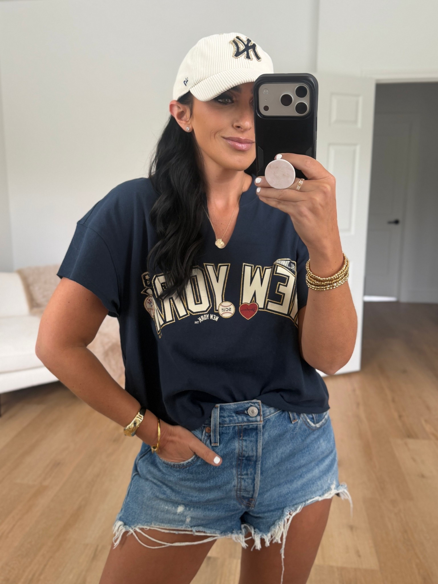 New York Yankees '47 x Stoney Clover Lane Women's Oversized Notch Neck T-Shirt medium. New York Yankees '47 x Stoney Clover Lane Badges Charm Clean Up Adjustable Hat