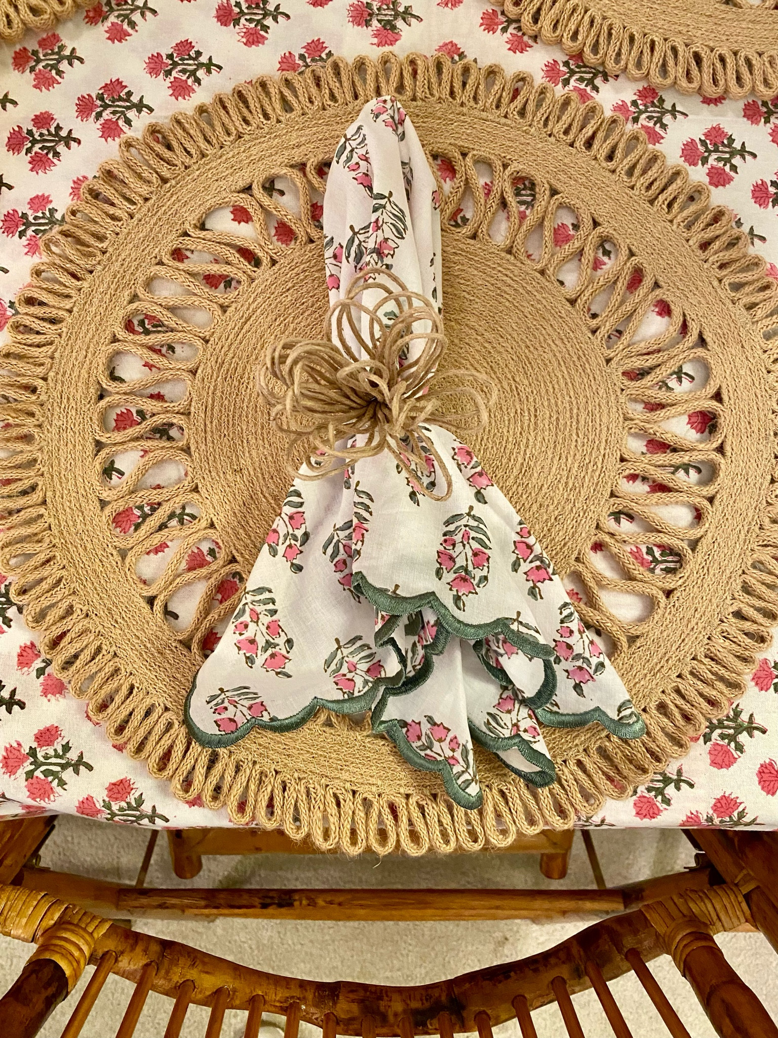 My favorite table setting combo 💕 