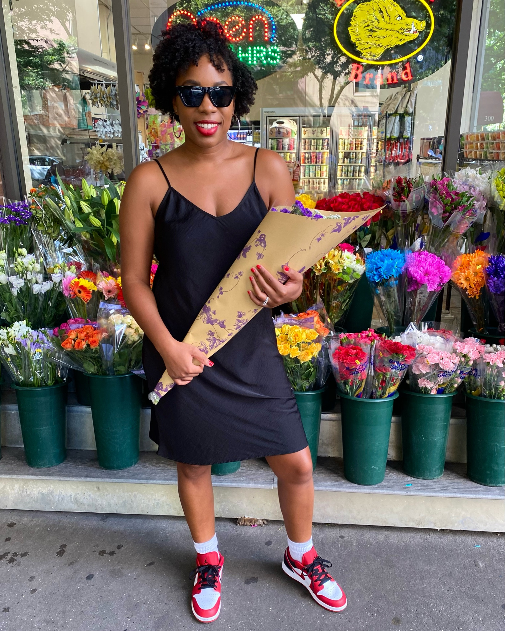 Slip dress & sneakers! 🖤