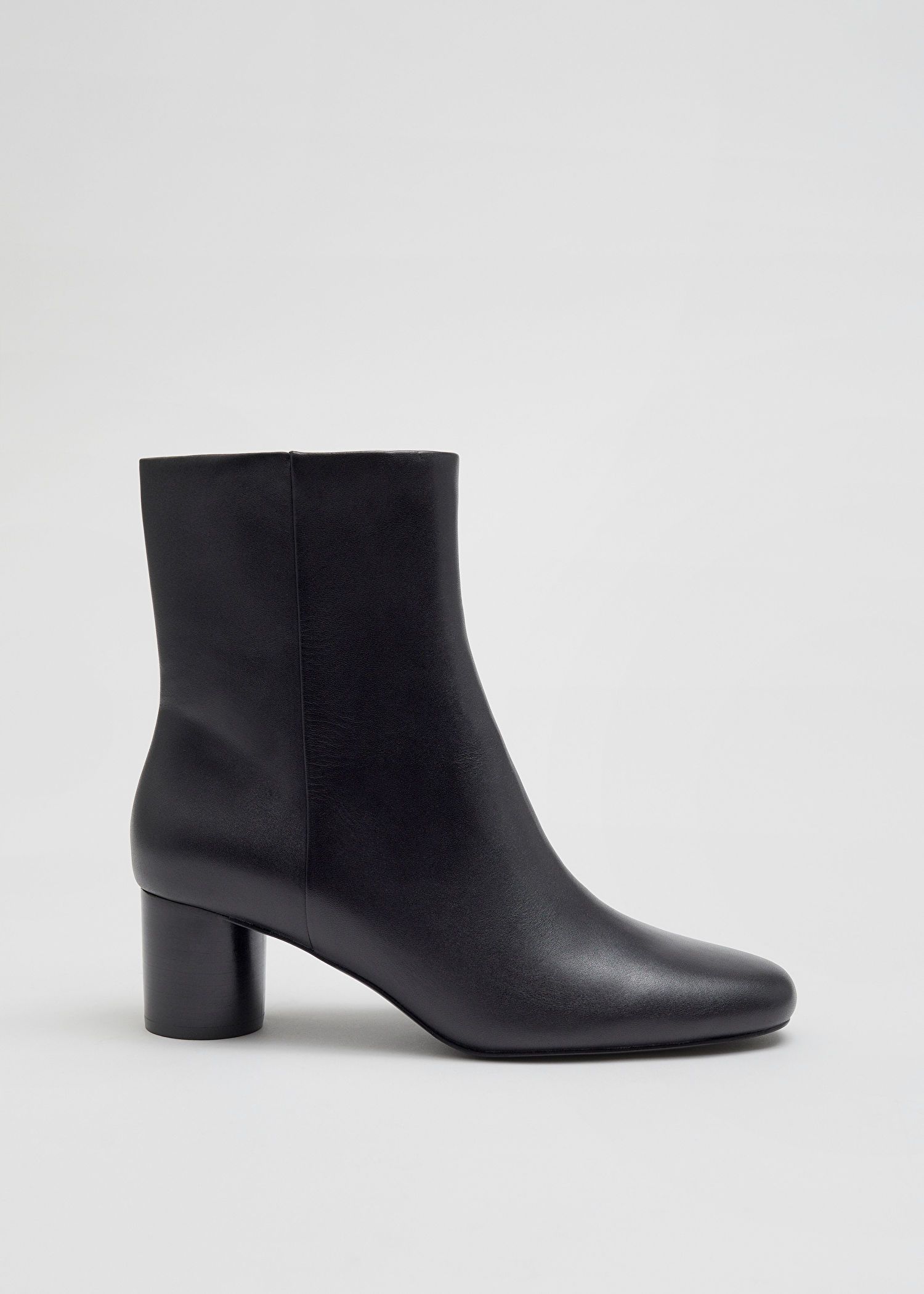 Leather Ankle Boots
      
         
			£145
	

		

      
      
	               CHROME-FREE TA... | & Other Stories (EU + UK)