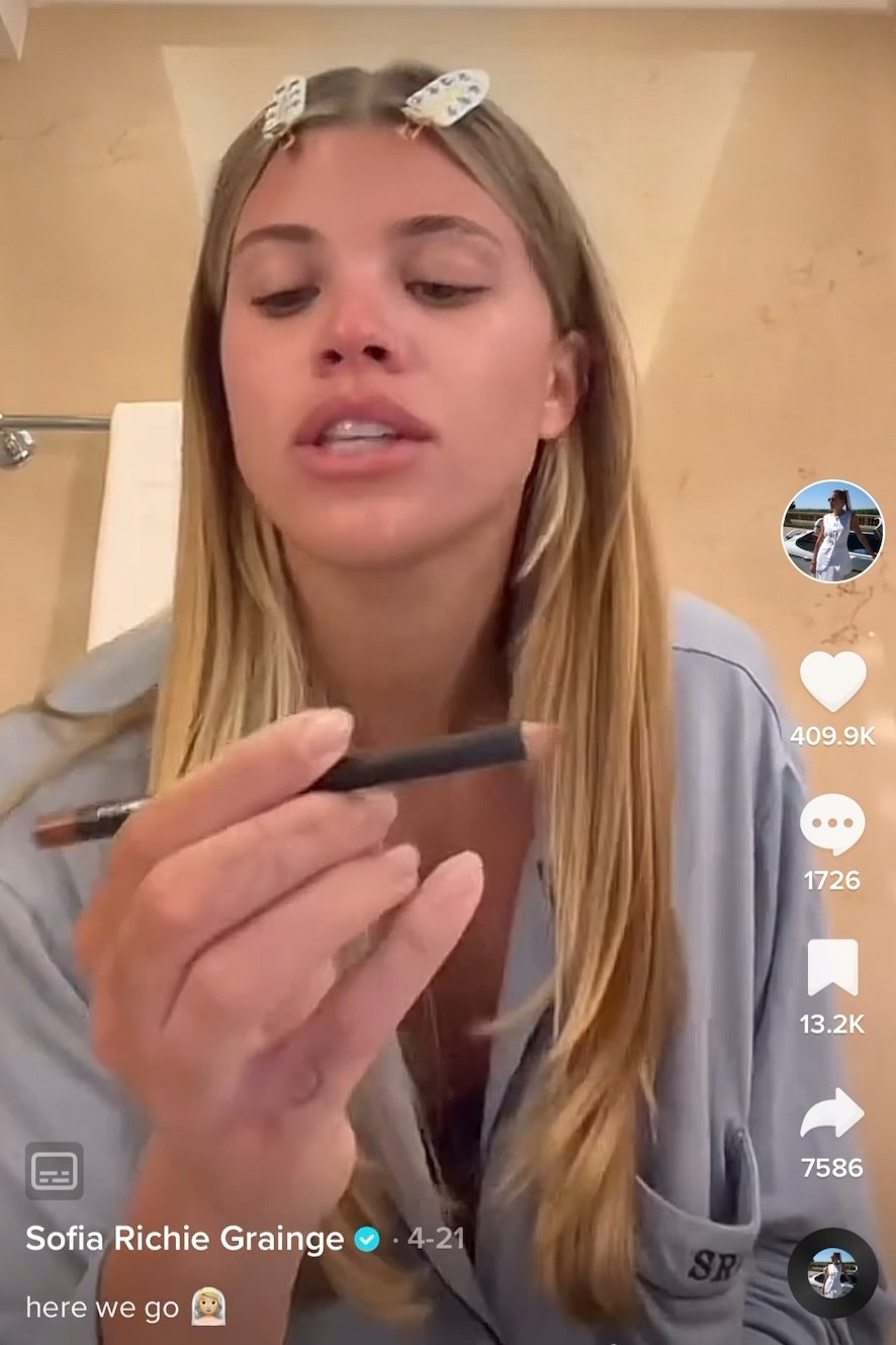 Shop Sofia Richie's affordable wedding make up for her neutral lip liner and favorites pink butter balm 


#LTKwedding #LTKFind #LTKbeauty