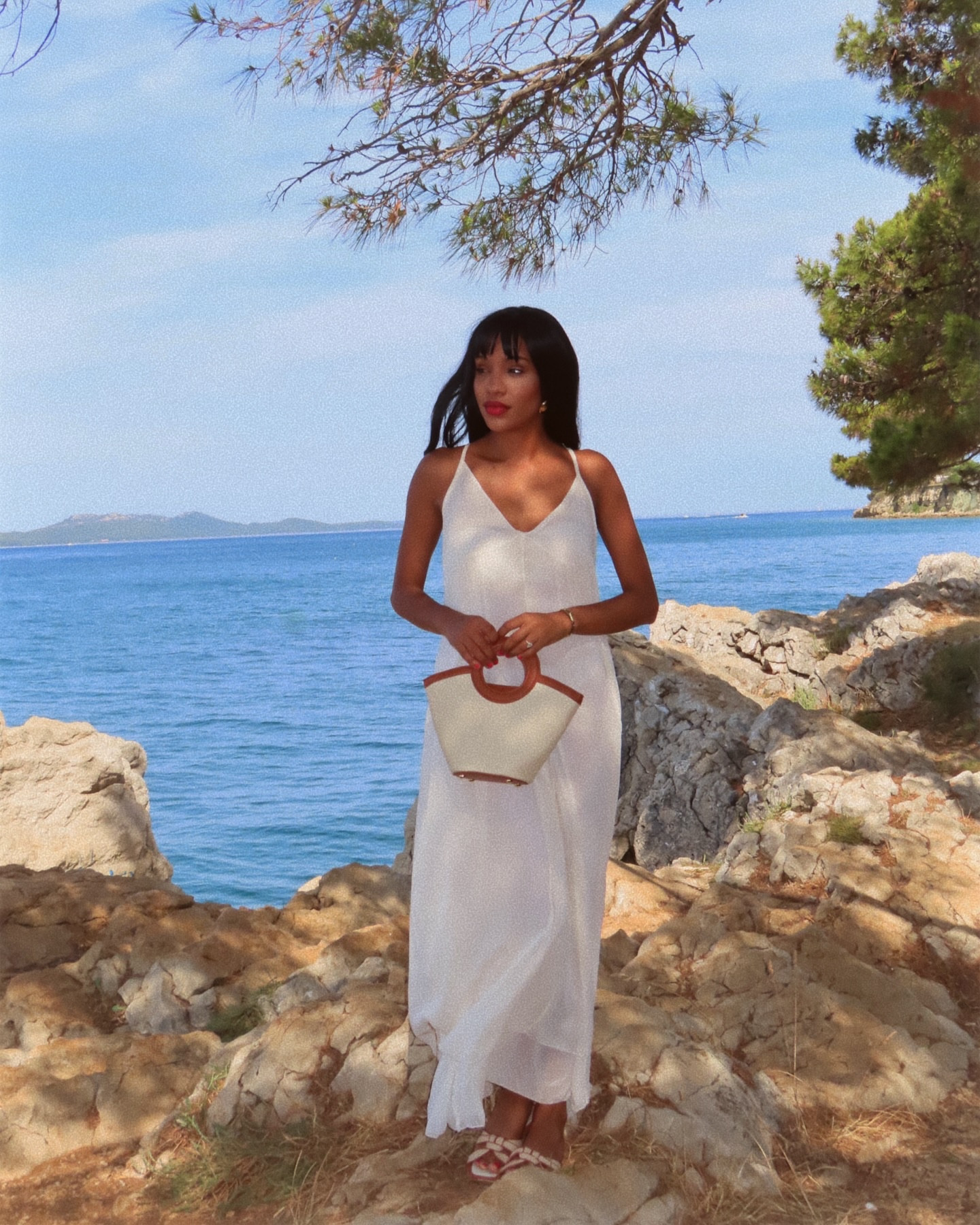 Slow mornings by the sea 🌊☕ Sipped my coffee, let the breeze do the styling, and wore the softest white dress that feels like summer itself. 🤍 #MorningRitual #CoastalStyle”




#LTKeurope #LTKbag #LTKsummer