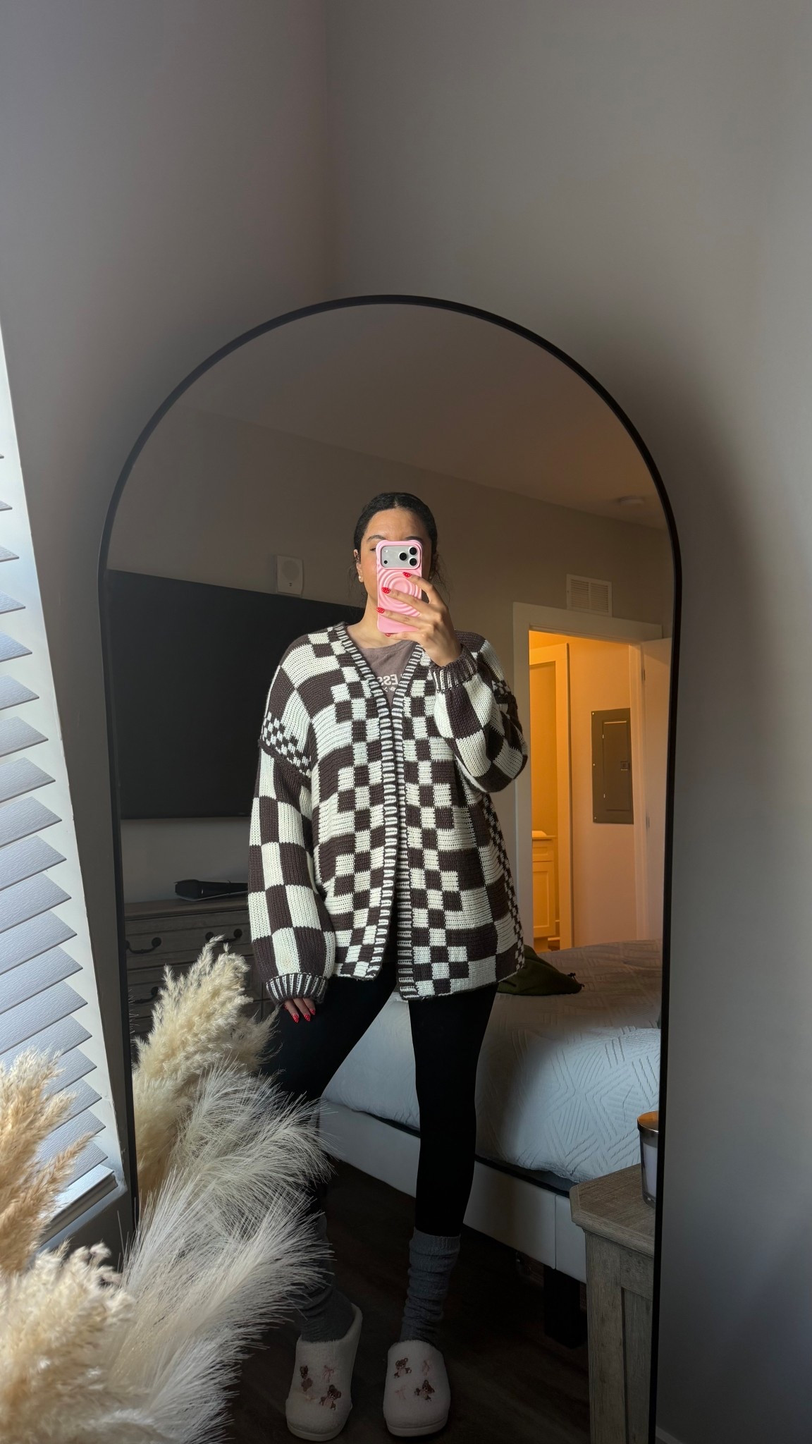 BROWN AND WHITE CHECKERED CARDIGAN 🤎

I am 5’11 with long limbs. Fits really nicely and great quality material! 

#LTKgrwm #LTKFindsUnder50 #LTKootd