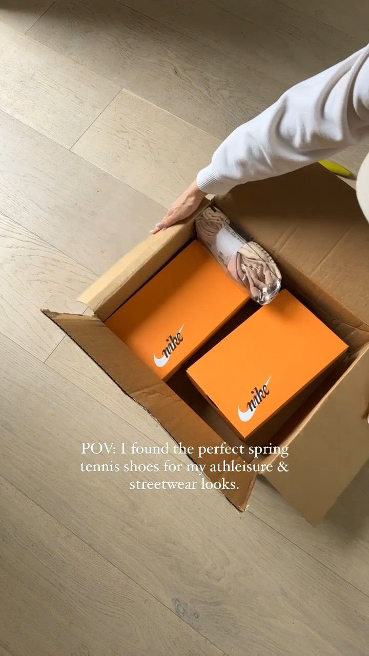 The perfect Nike sneakers for your athleisure looks!

Size up 1/2 a size 

Nike / sneakers / spring look / athleisure 

#LTKstyletip #LTKunder100 #LTKfit