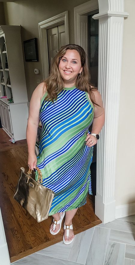 I was not sure about this dress when I first got it in but it surprisingly makes me look smaller haha So now it's become a favorite 😍 #plussize #midsized #walmartfashion #walmartcreator #livingstone 

#LTKMidsize #LTKPlusSize #LTKFindsUnder50