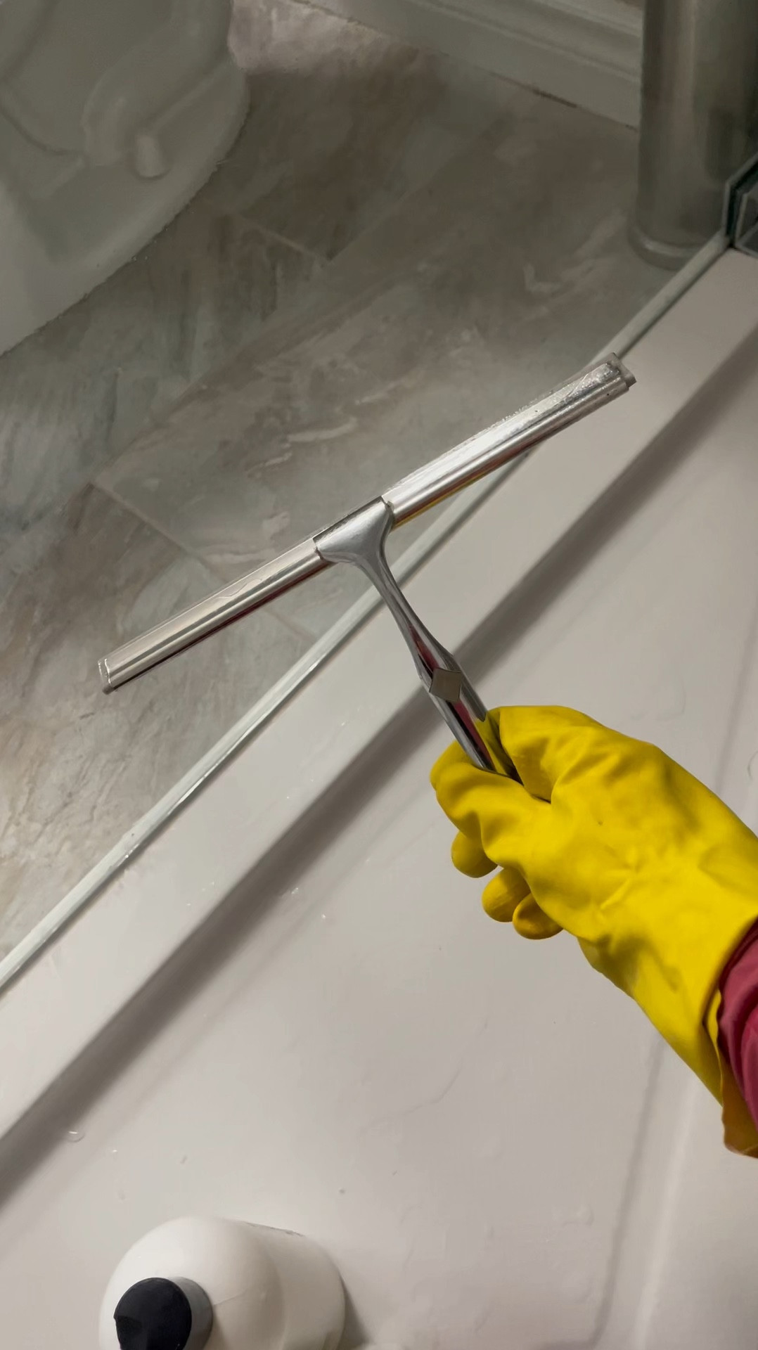 How to CLEAN: streak free windows, glass and mirrors using this super affordable cleaning gadget!! 

Cleaning tools, bathroom finds, affordable Amazon finds, home finds, cleaning, non toxic

#LTKVideo #LTKHome #LTKSaleAlert