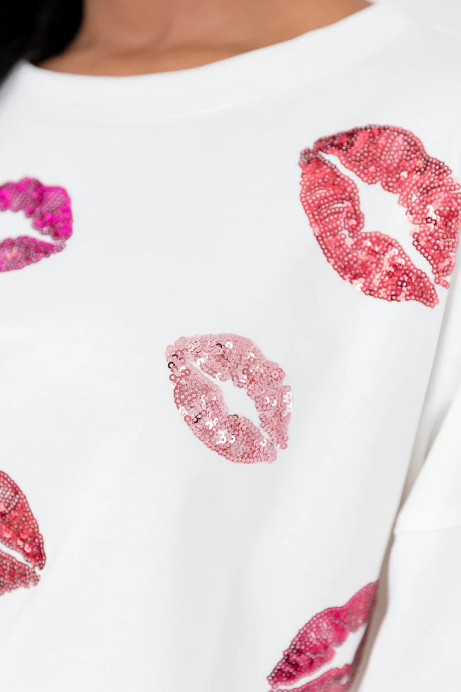 Sending Kisses Ivory Lip Patch Cropped Pullover | Pink Lily