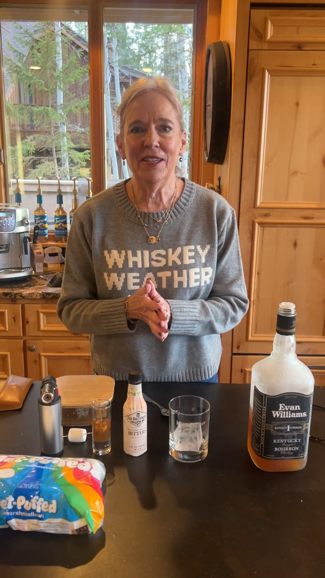 Happy Thanksgiving from our bar to yours!!🦃🍽🍁Fun cocktail to make! A Thanksgiving Old Fashioned 🥃

#LTKdayinmylife #LTKfoodie #LTKHoliday