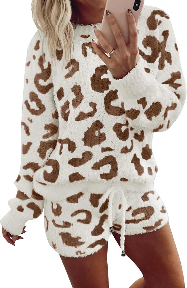 Womens Leopard Fleece Loungewear Pajama Sets Winter 2024 Casual Soft Fuzzy Pajamas Shorts 2 Piece... | Amazon (US)